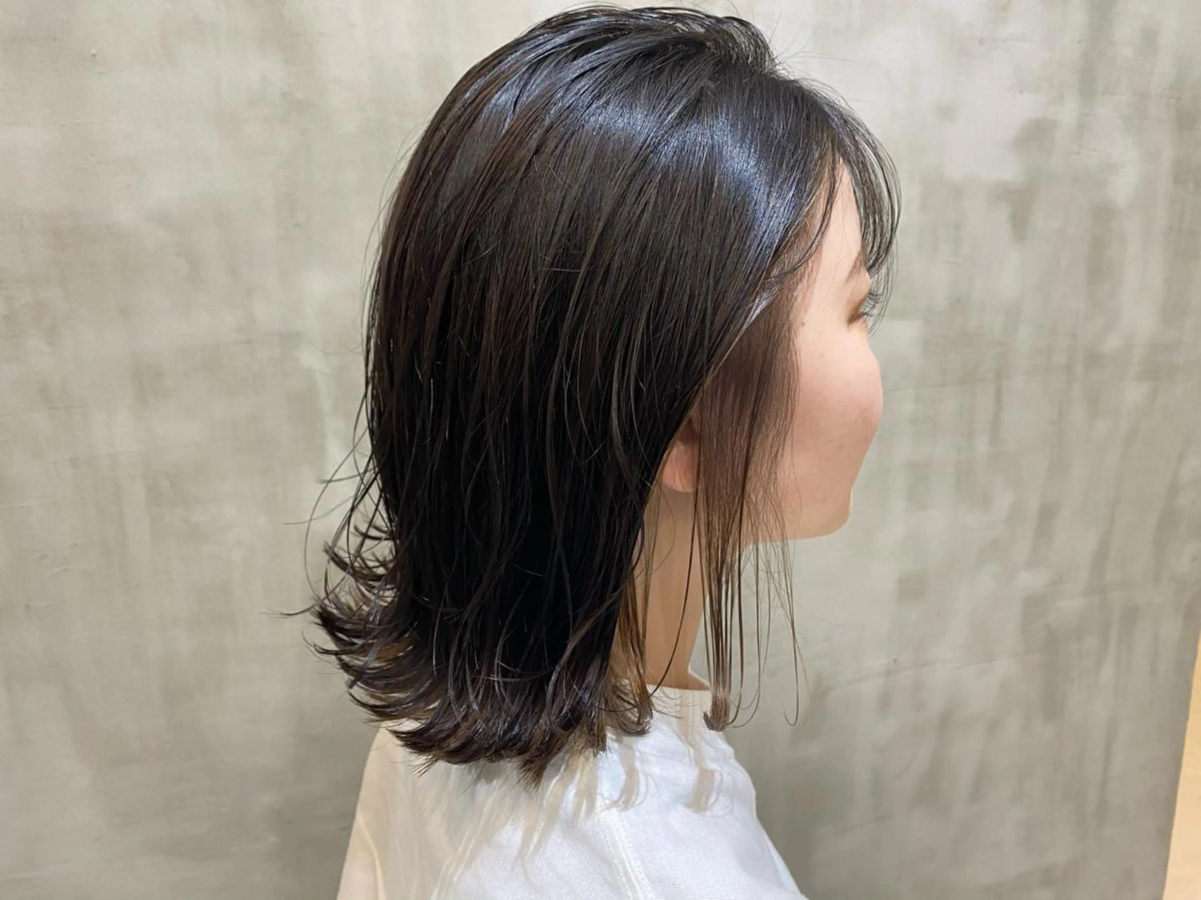 ミディアム カラー 鈴木 美紅のヘアスタイル