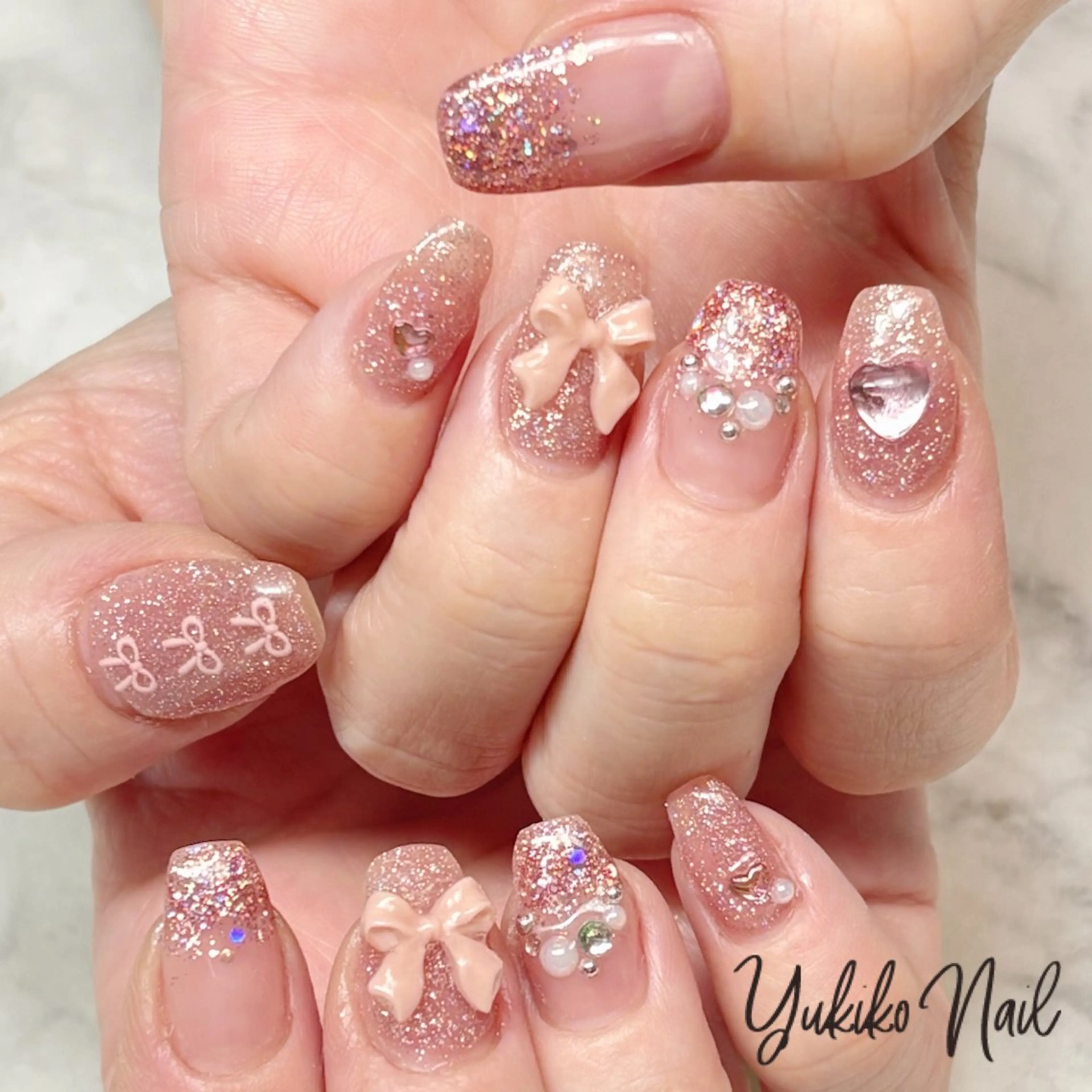 ネイル フラッシュネイル ガーリー ハート キラキラネイル 韓国ネイル ハンドネイル ユキコ ネイルのネイルデザイン