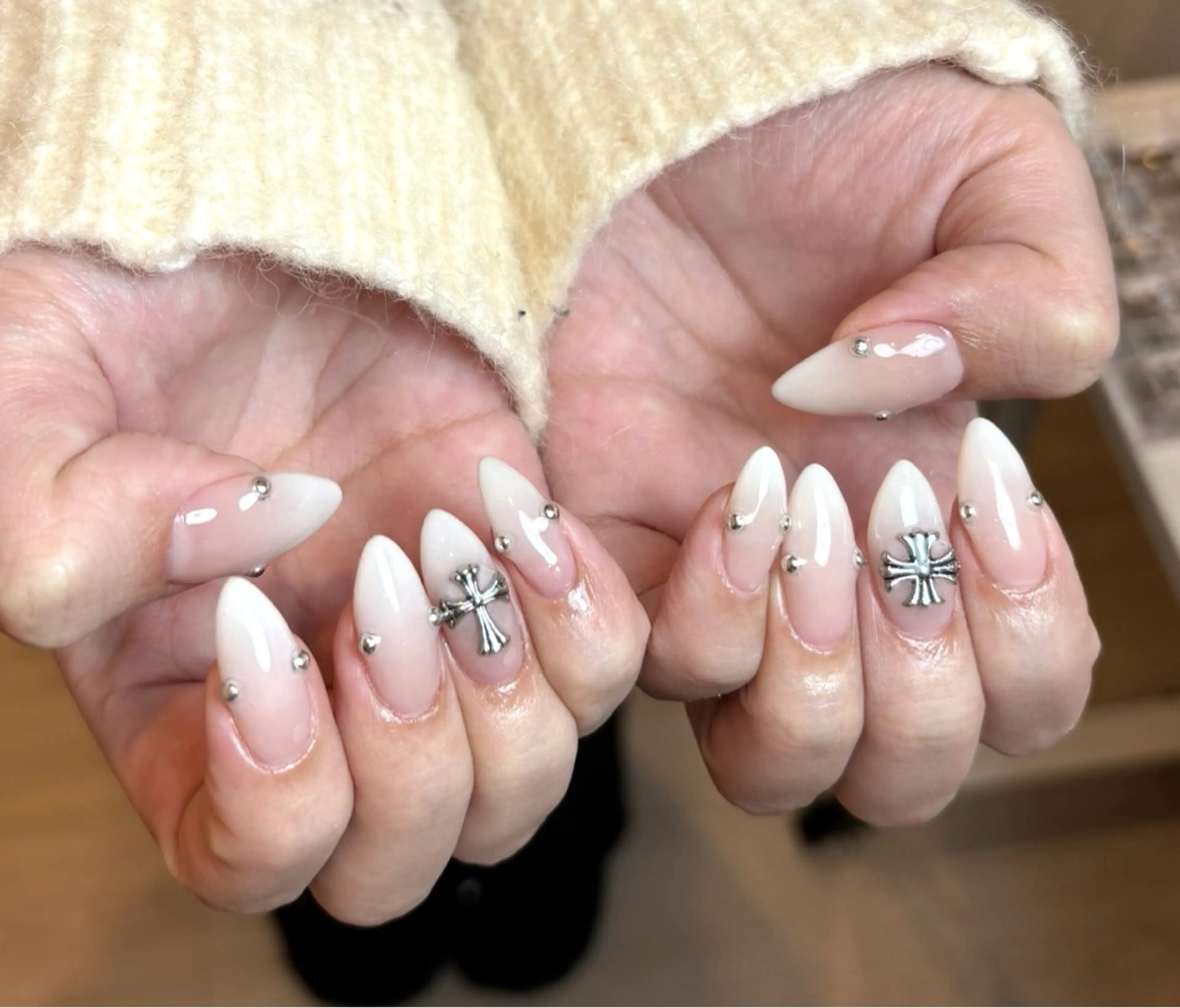 ネイル EASEN　伊藤 深秋のネイルデザイン