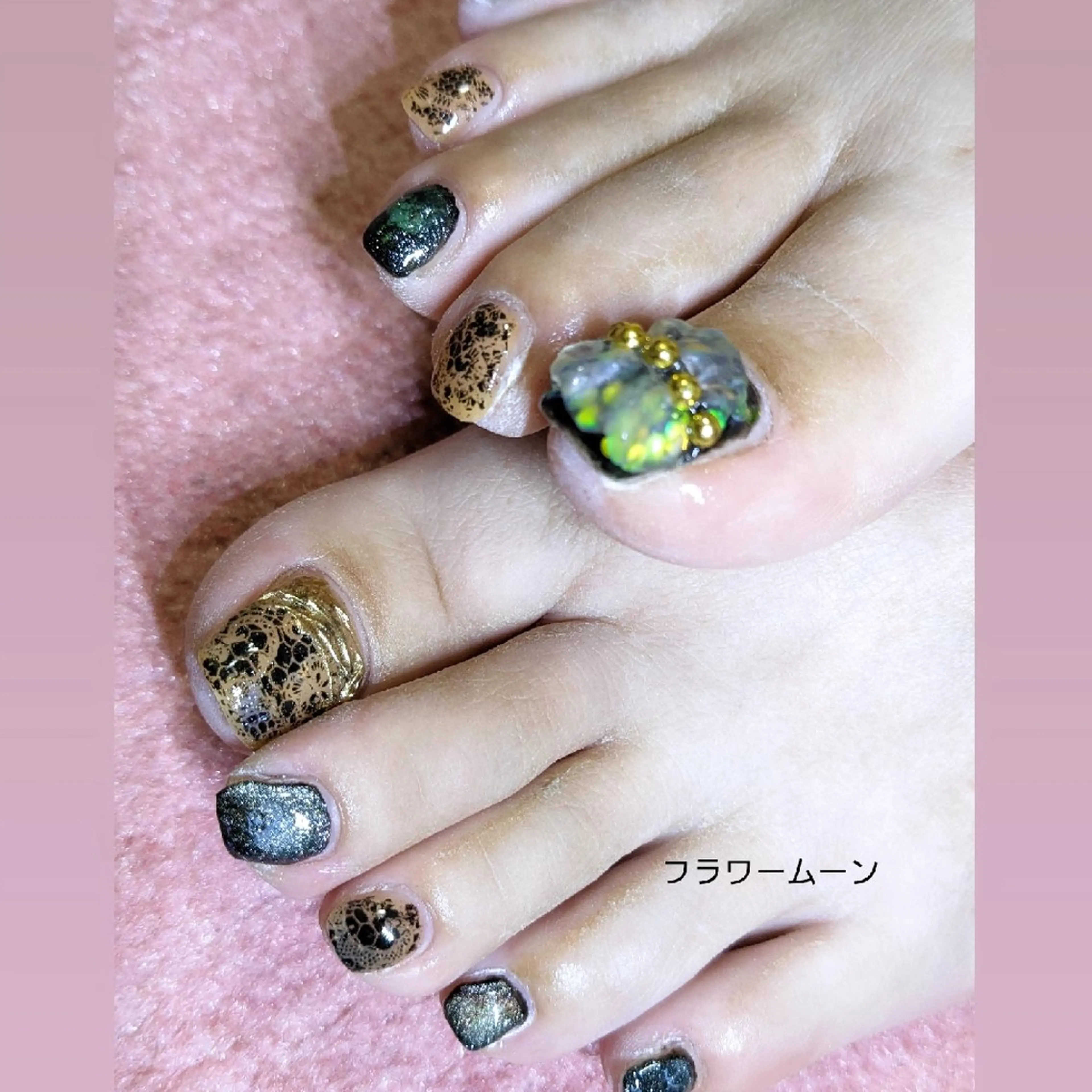 ネイル マグネットネイル フラワー ムーンのネイルデザイン