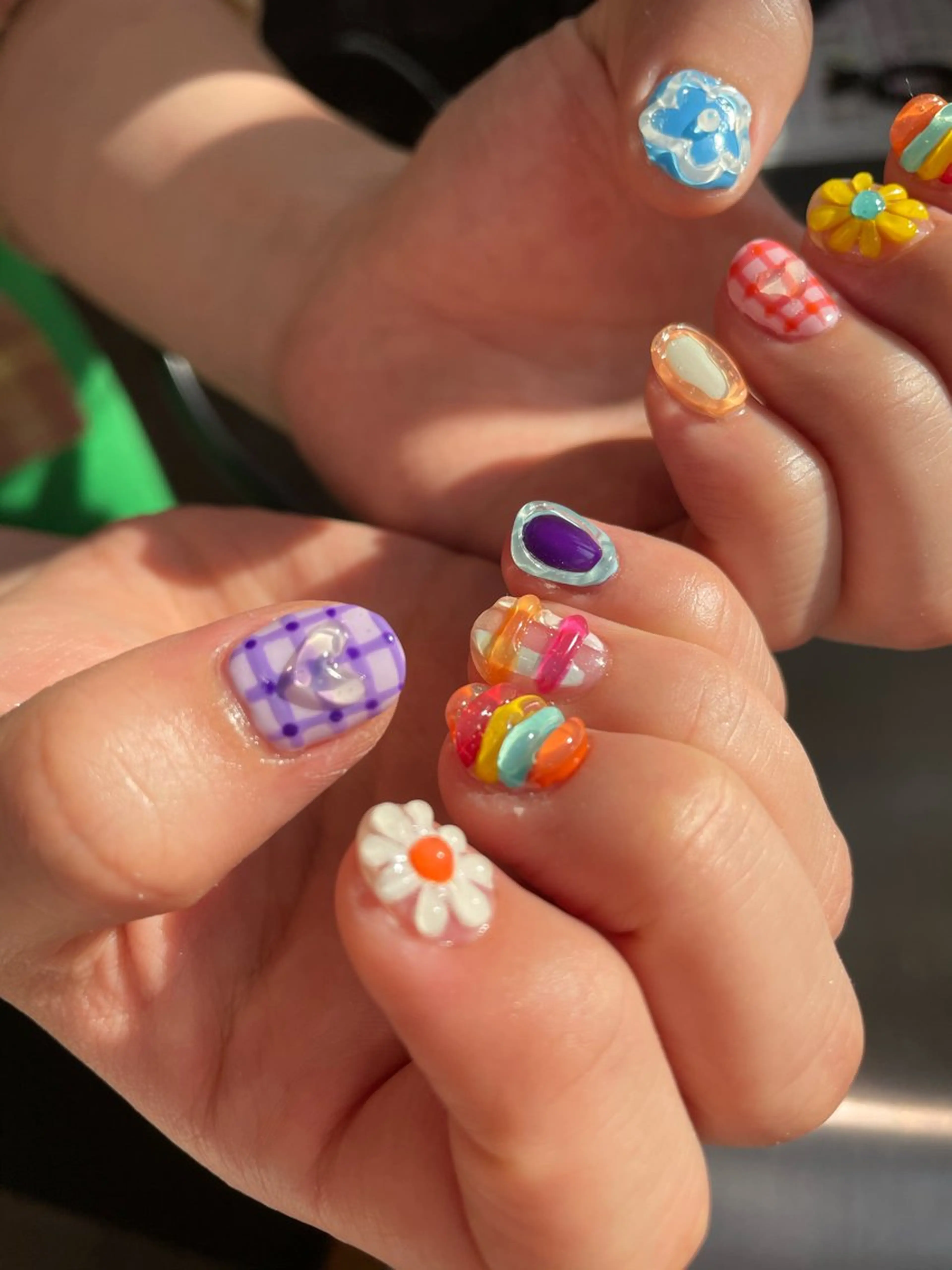 ネイル ニュアンスネイル ハンドネイル ナチュラル透明感🌱 小山美樹子のヘアスタイル