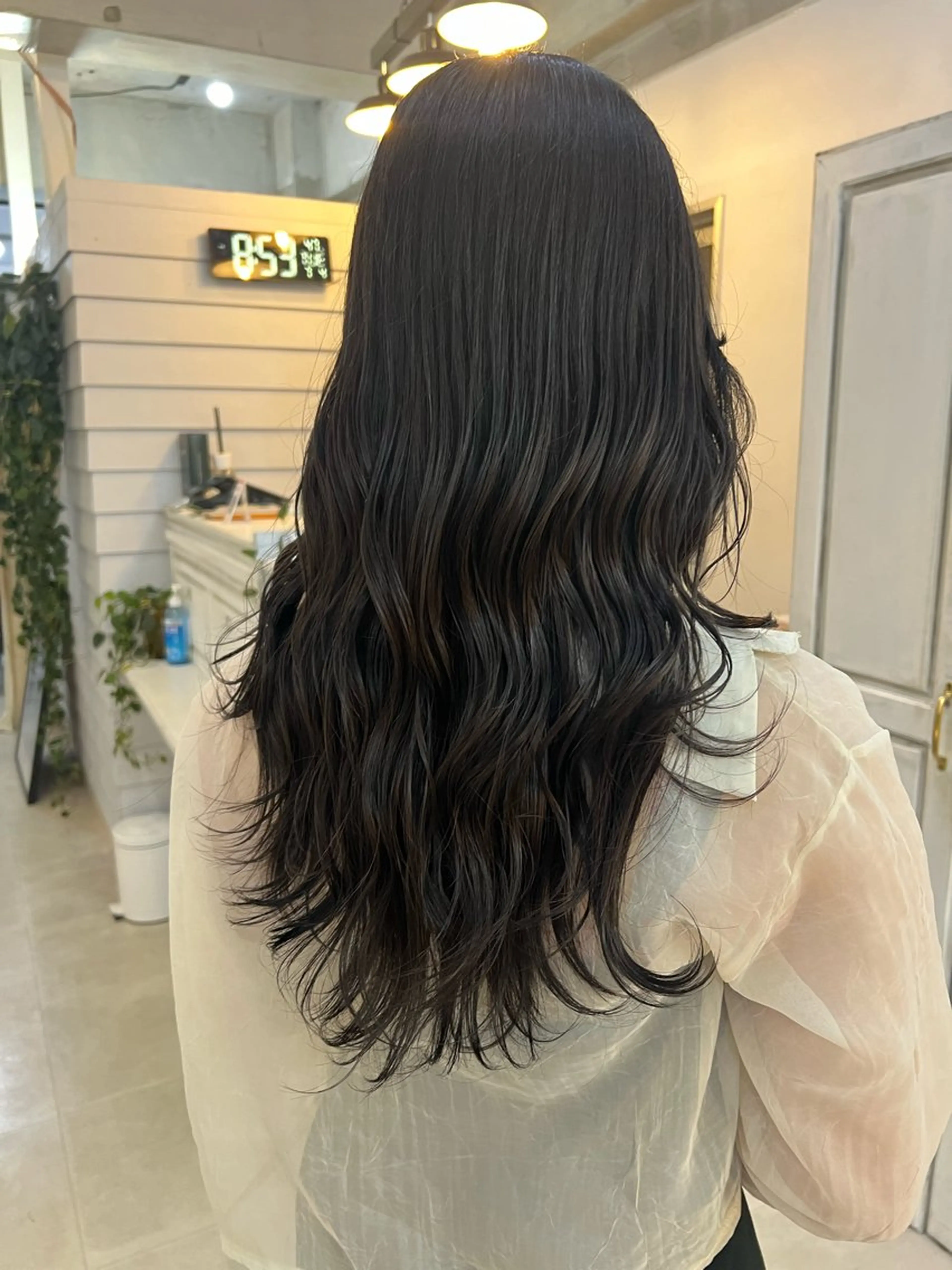 カラー グレージュ ヘアカラー YUI ハイトーンカラーのヘアスタイル