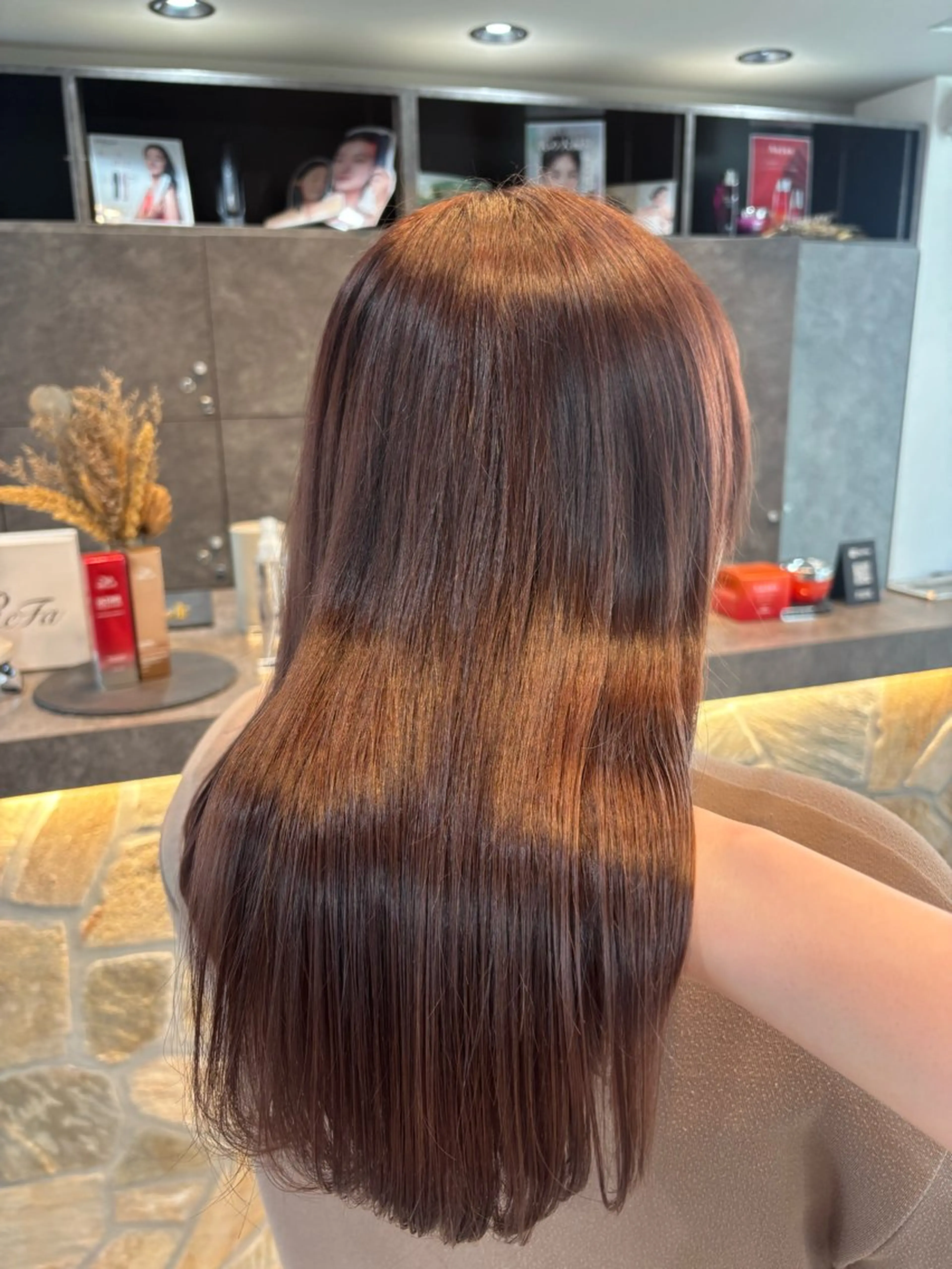 ミディアム カラー カット ヘアカラー トリートメント レイヤー✂︎ぷつボブ 艶カラー🤍noaのヘアスタイル