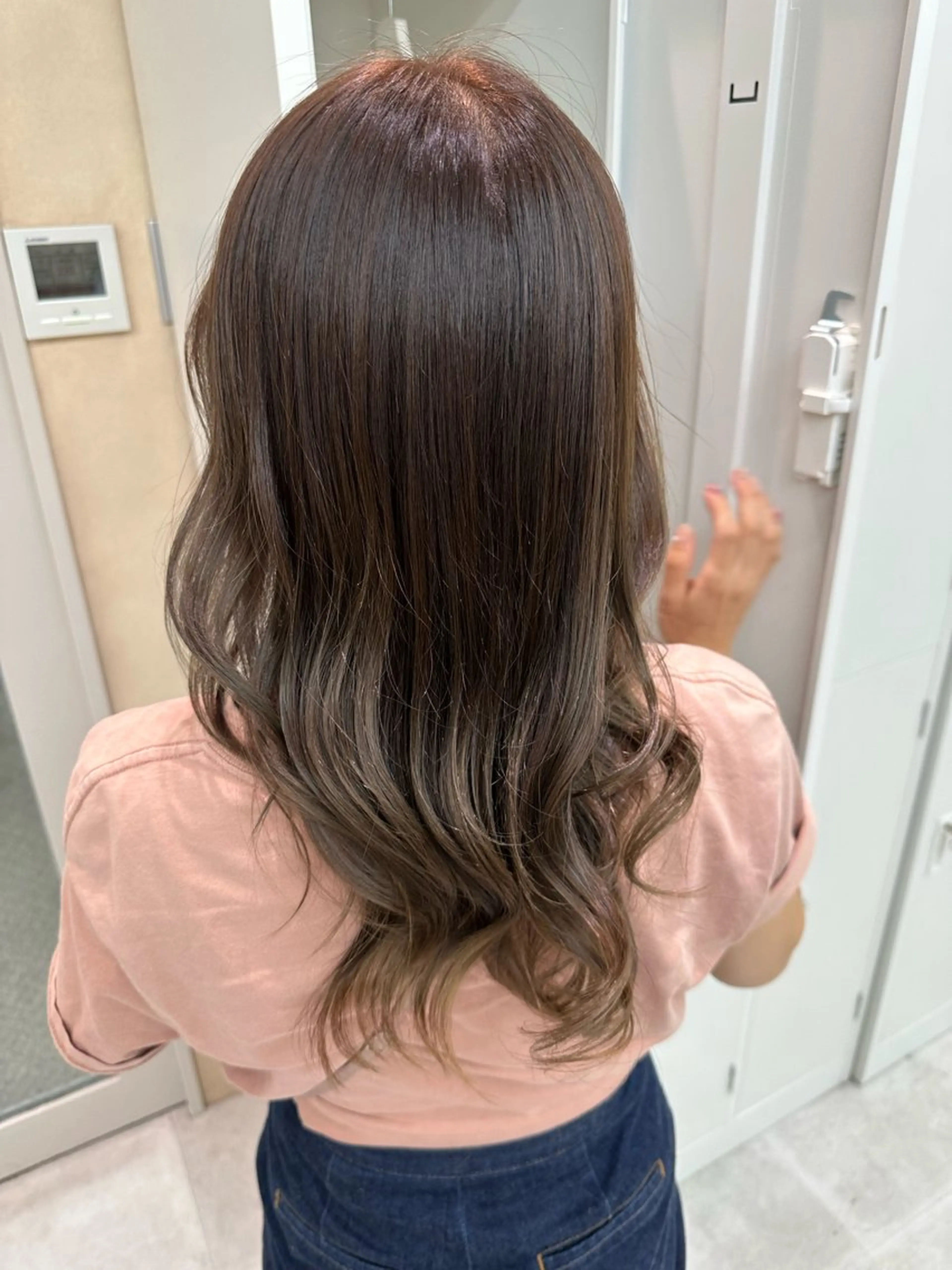 セミロング カラー 🤍透明感カラー🤍 Moeのヘアスタイル