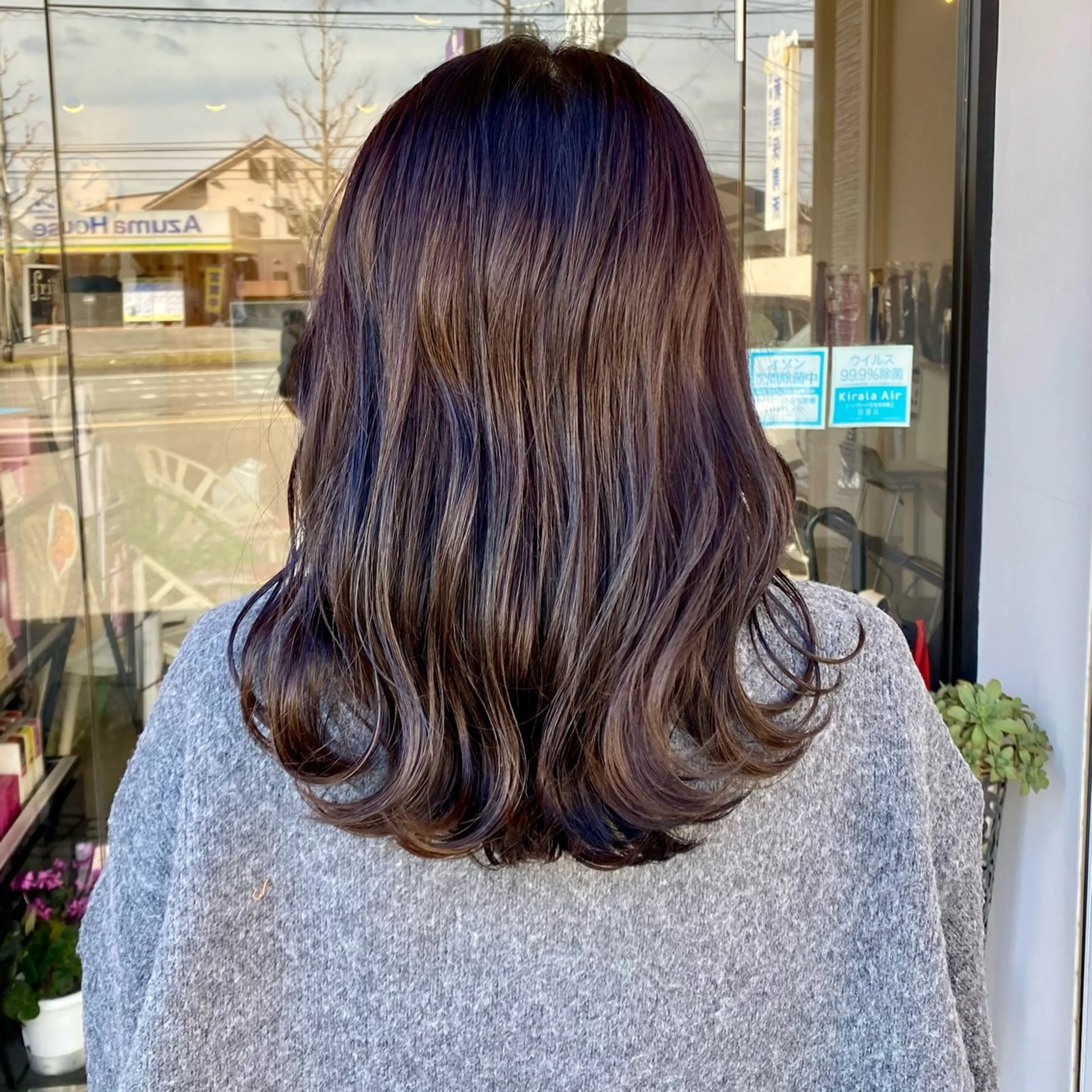 ミディアム カラー 惣木 菜穂のヘアスタイル