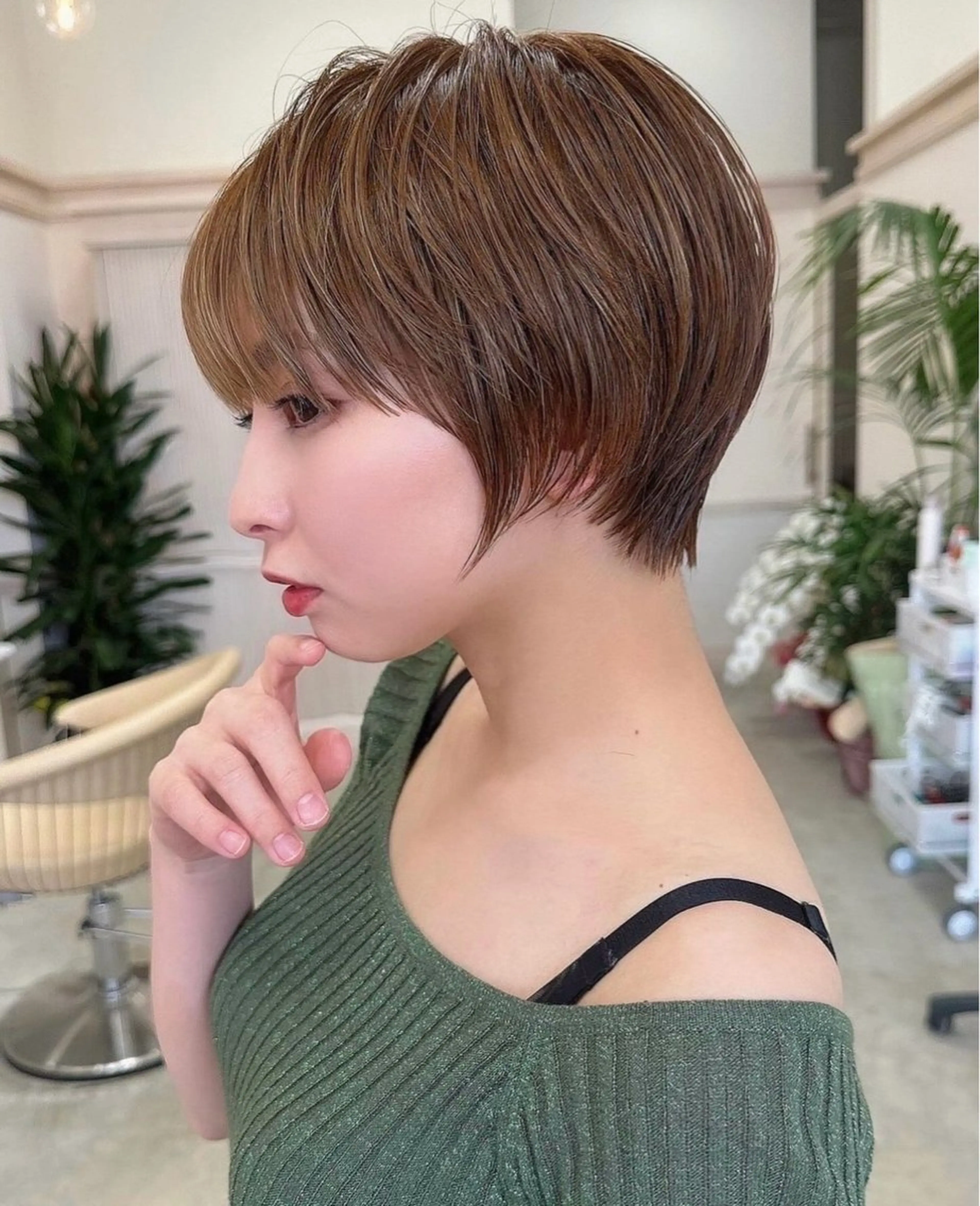 ショート ショートボブ 韓国風カラー ボブ くびれヘア エギョモリ ボブ/顔周りカット /縮毛矯正/鈴木隆太のヘアスタイル