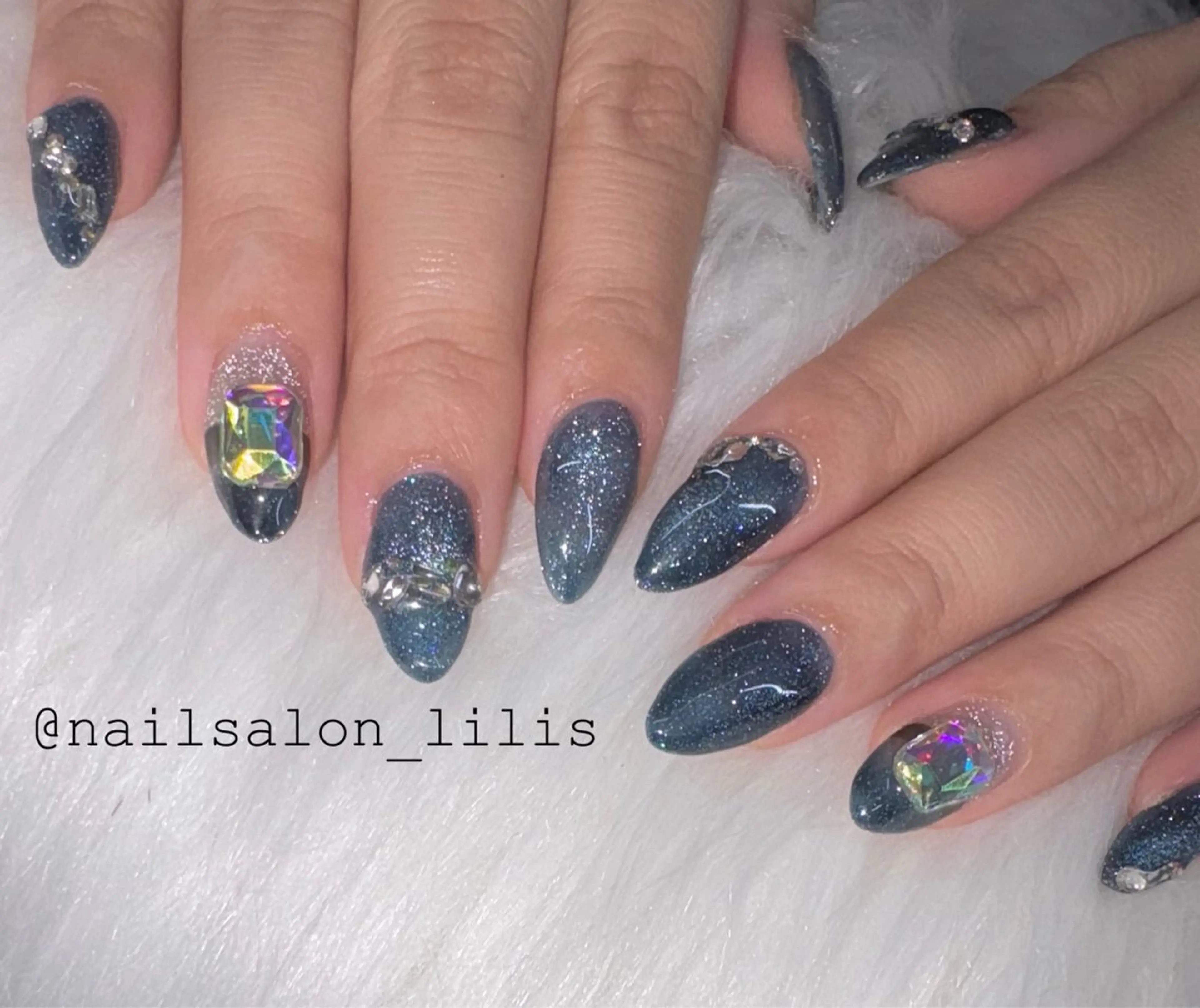 ネイル ネイビー ハンドネイル nailsalon Lilisのネイルデザイン