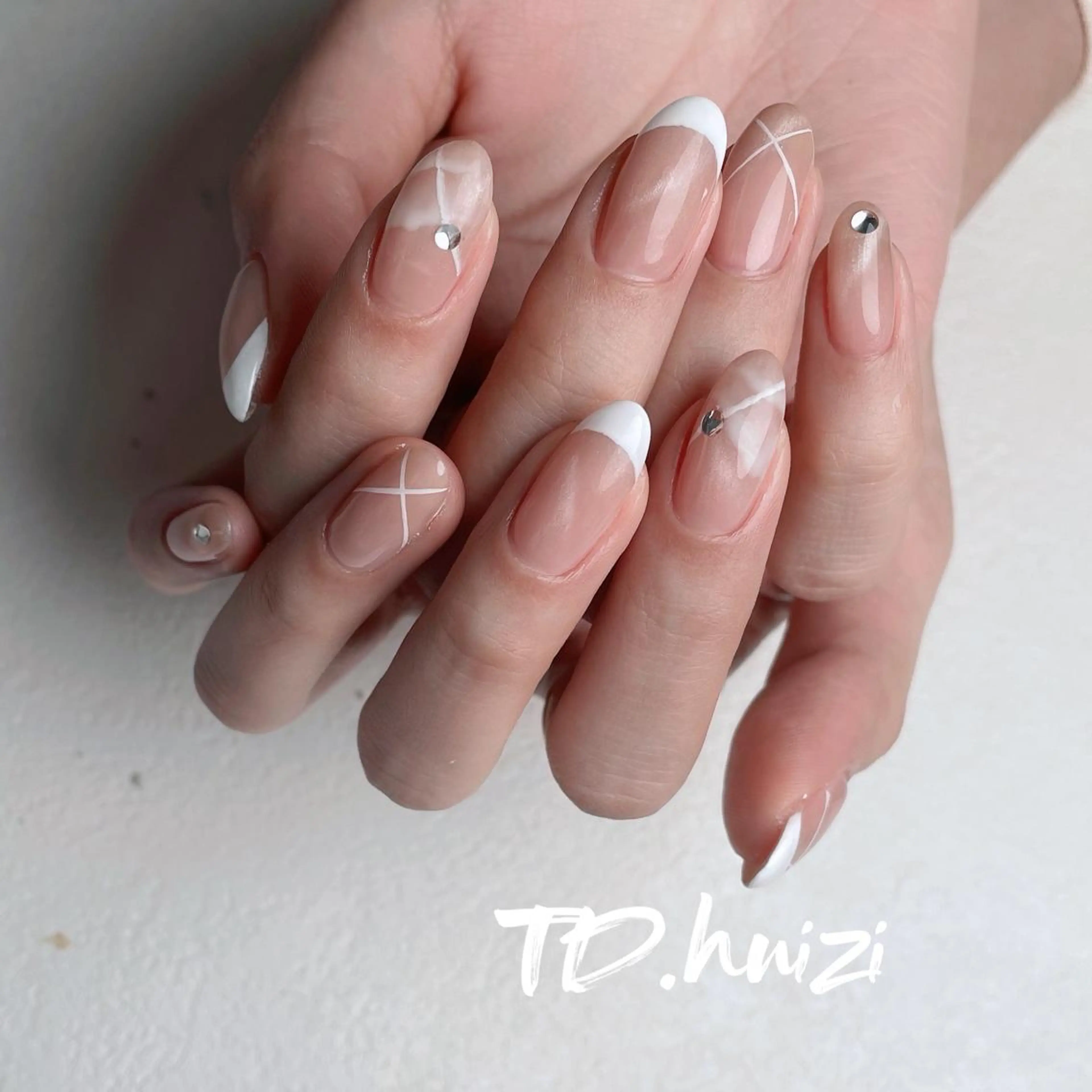 セミロング めぐみのネイルサロン スタッフ練習のネイルデザイン