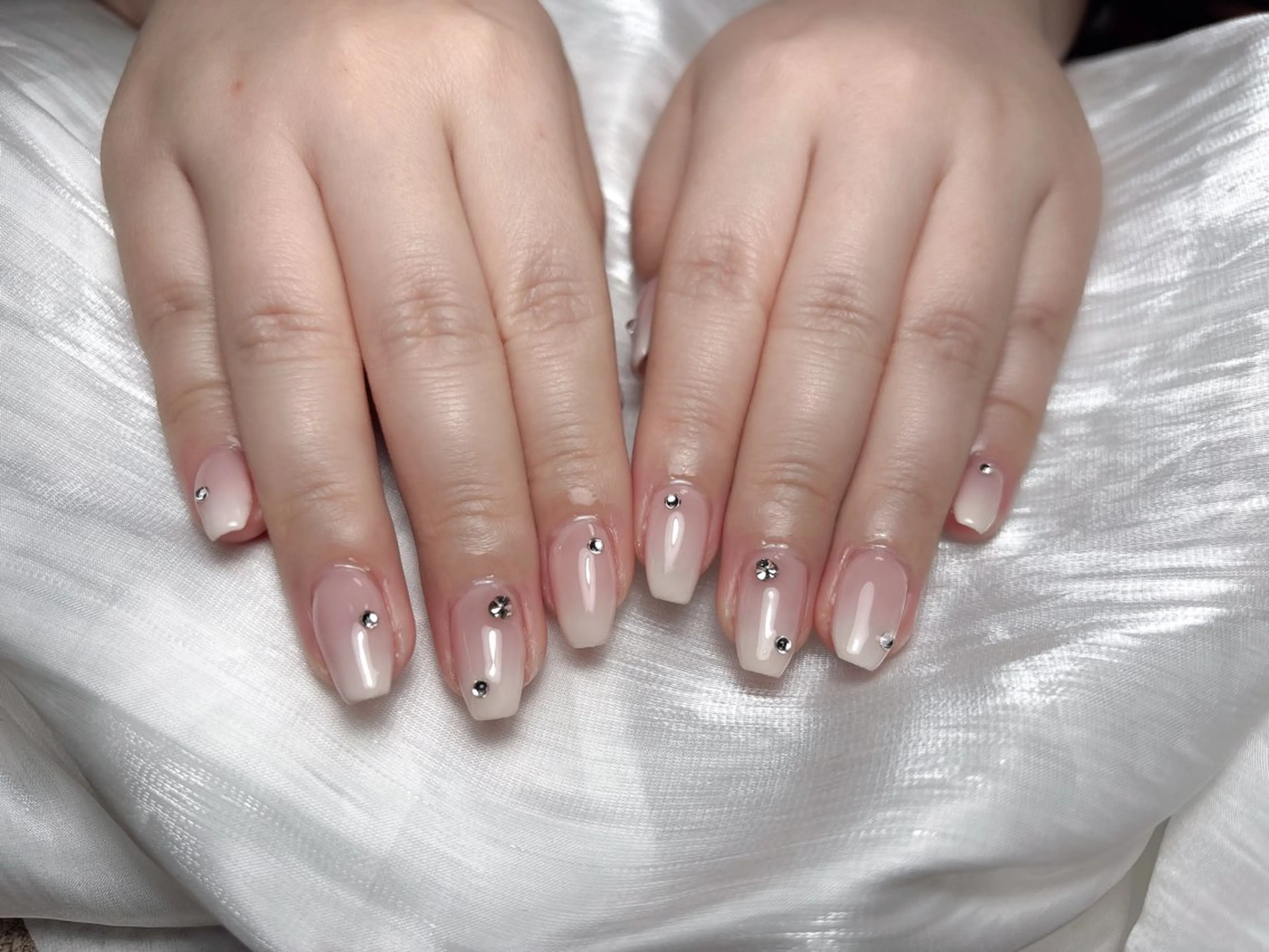 ネイル ハンドネイル ハンドケア みなみ 。のネイルデザイン