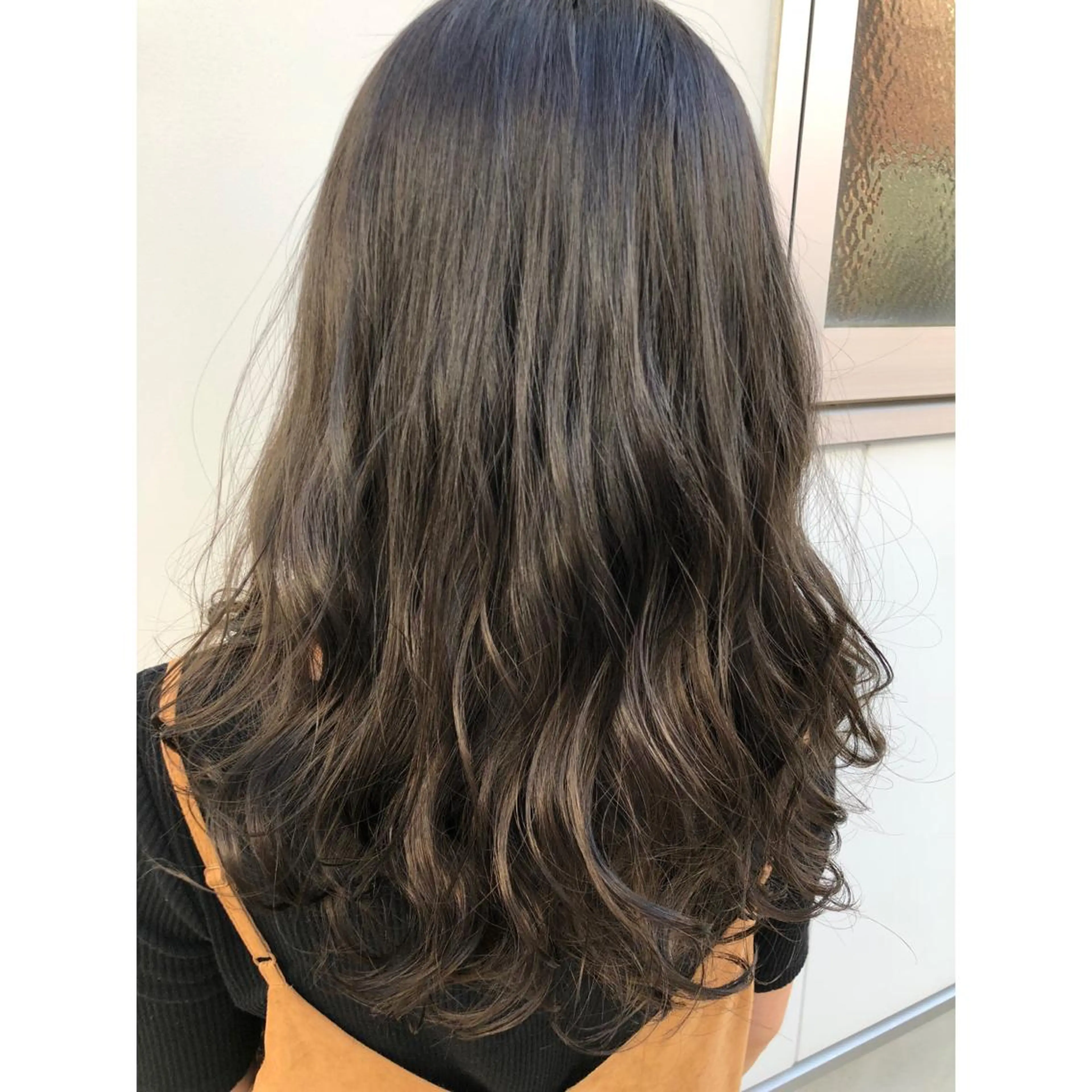 セミロング カラー グレージュ カーキグレージュ パーソナルカラー診断 できます　木曽　主博のヘアスタイル