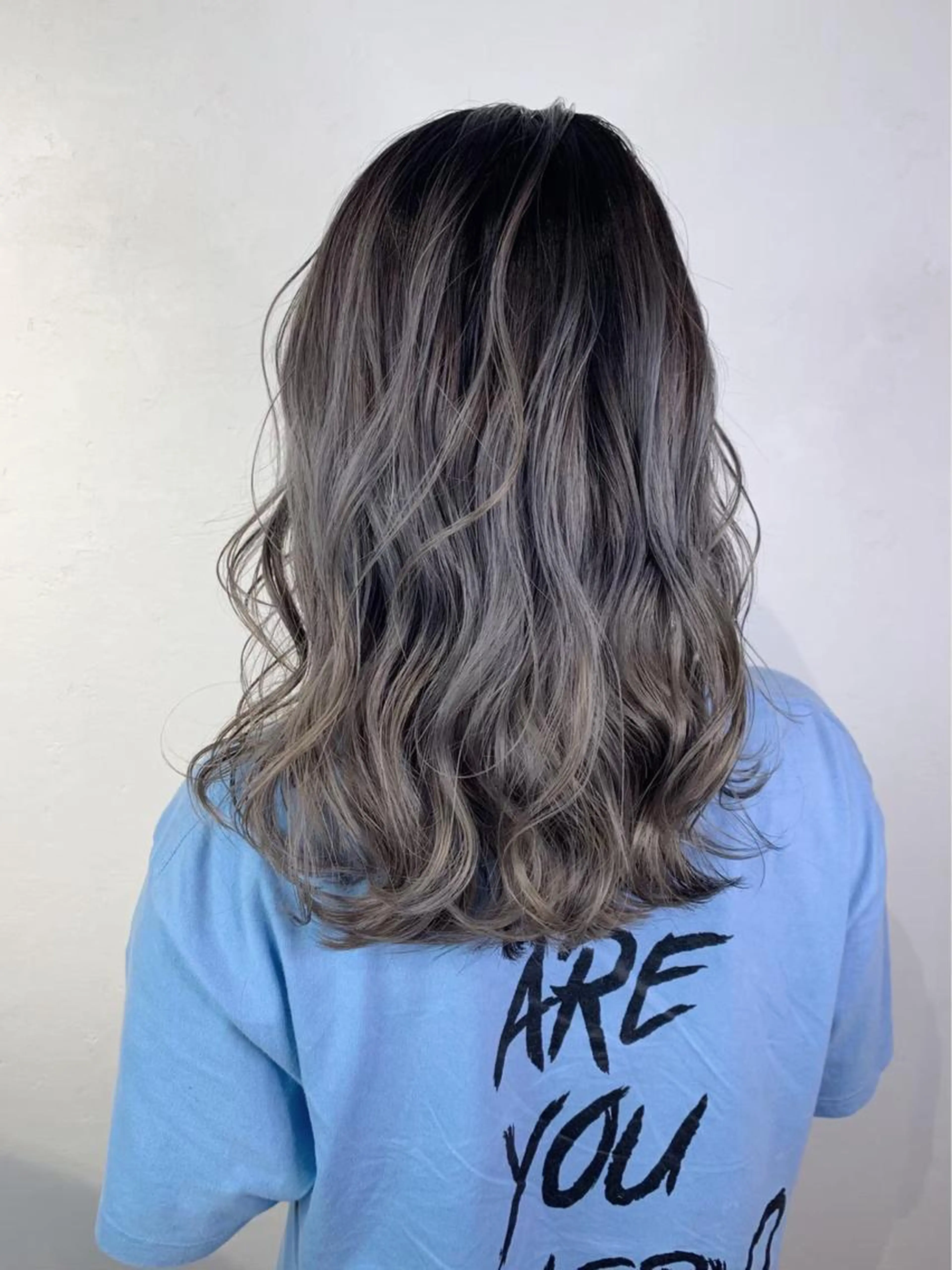 🇺🇸憧れの外国人風✨グラデーションカラー+うる艶カラー+内部補修トリートメント😆の写真