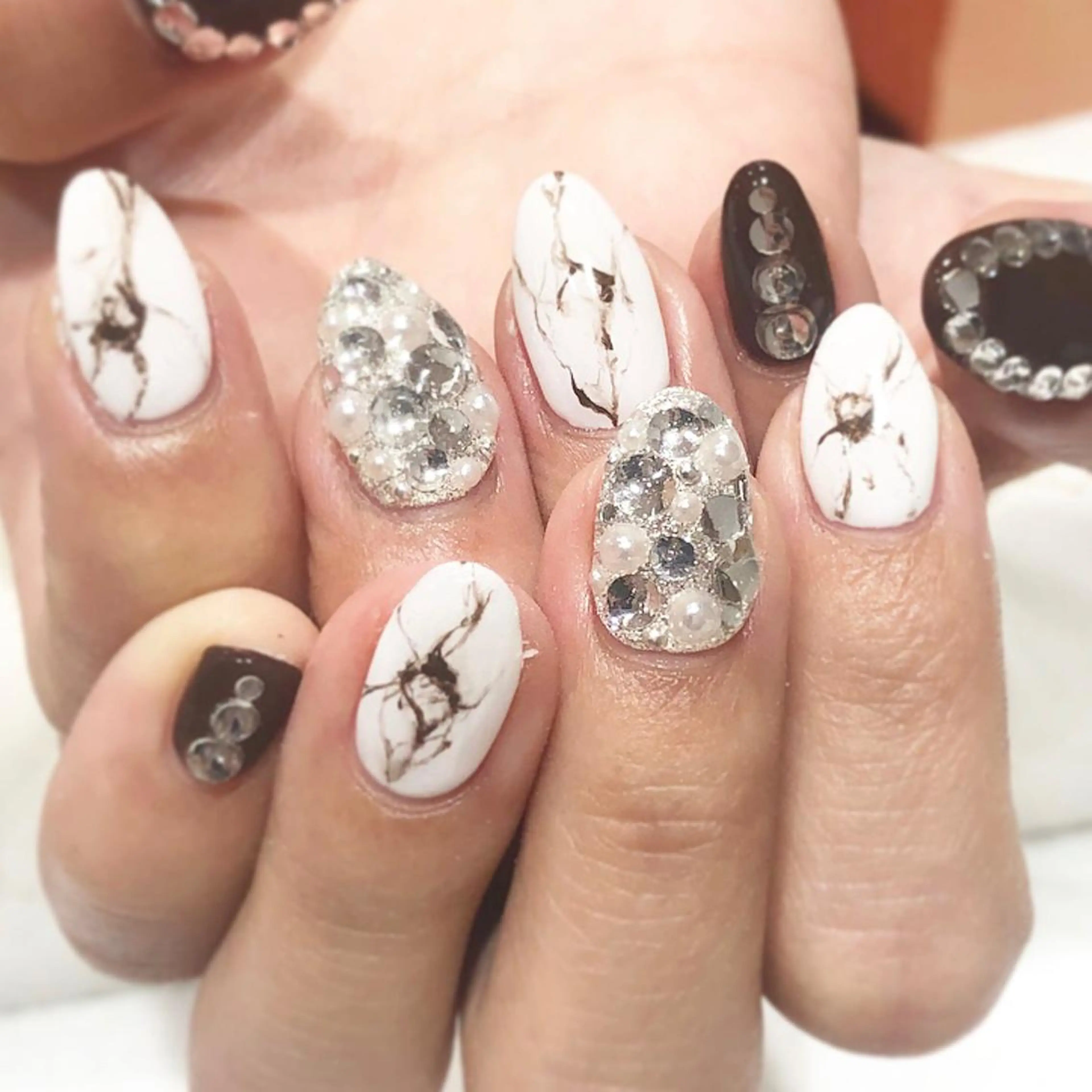 ネイル ハンドネイル Nest 三田のマツエク・マツパデザイン