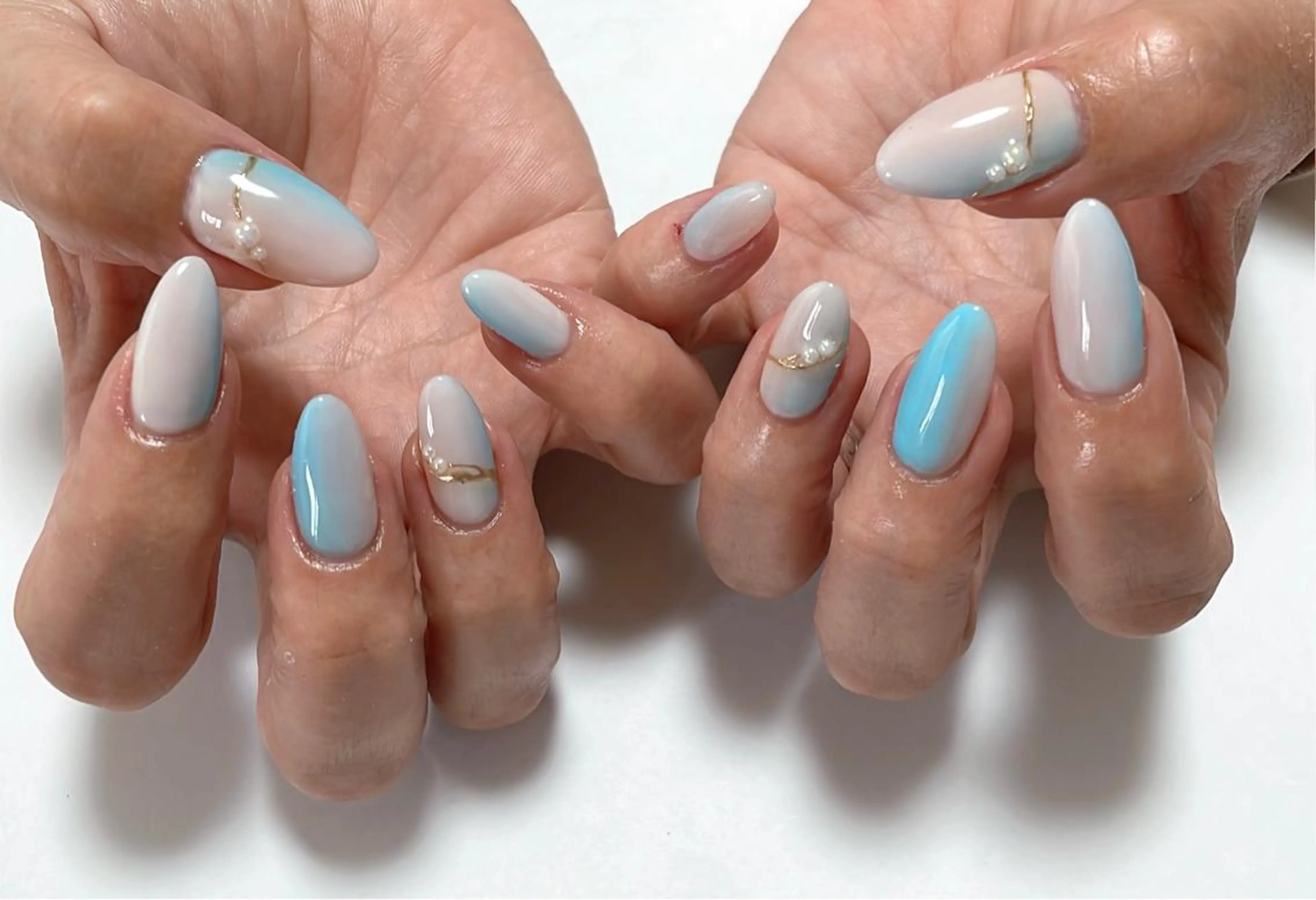 ネイル ハンドネイル VIERU 🌈🎀💖のネイルデザイン