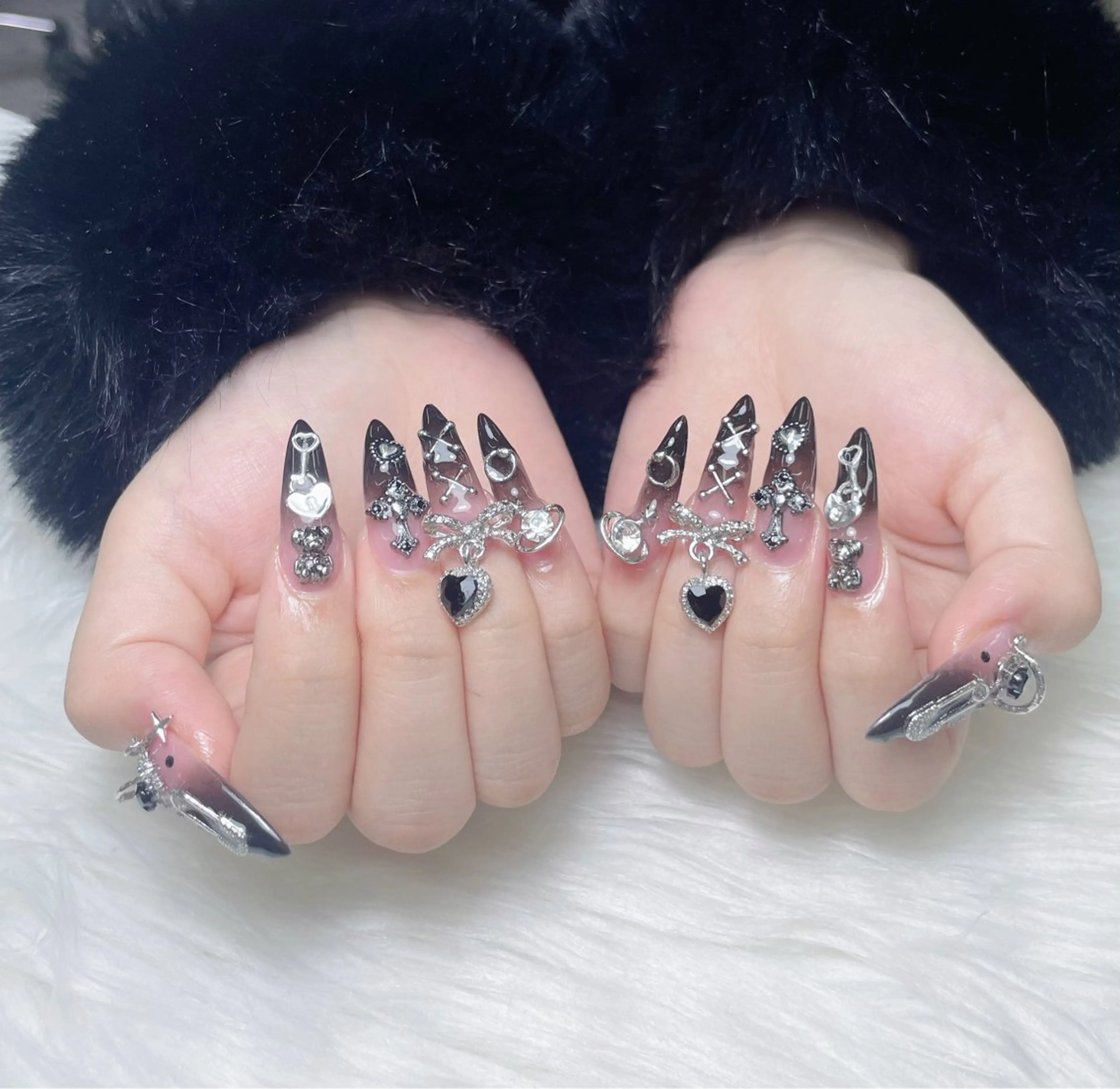 ネイル チークネイル フットネイル ジェルネイル 韓国ネイル マグネットネイル ハンドネイル King Nail_Salonのネイルデザイン