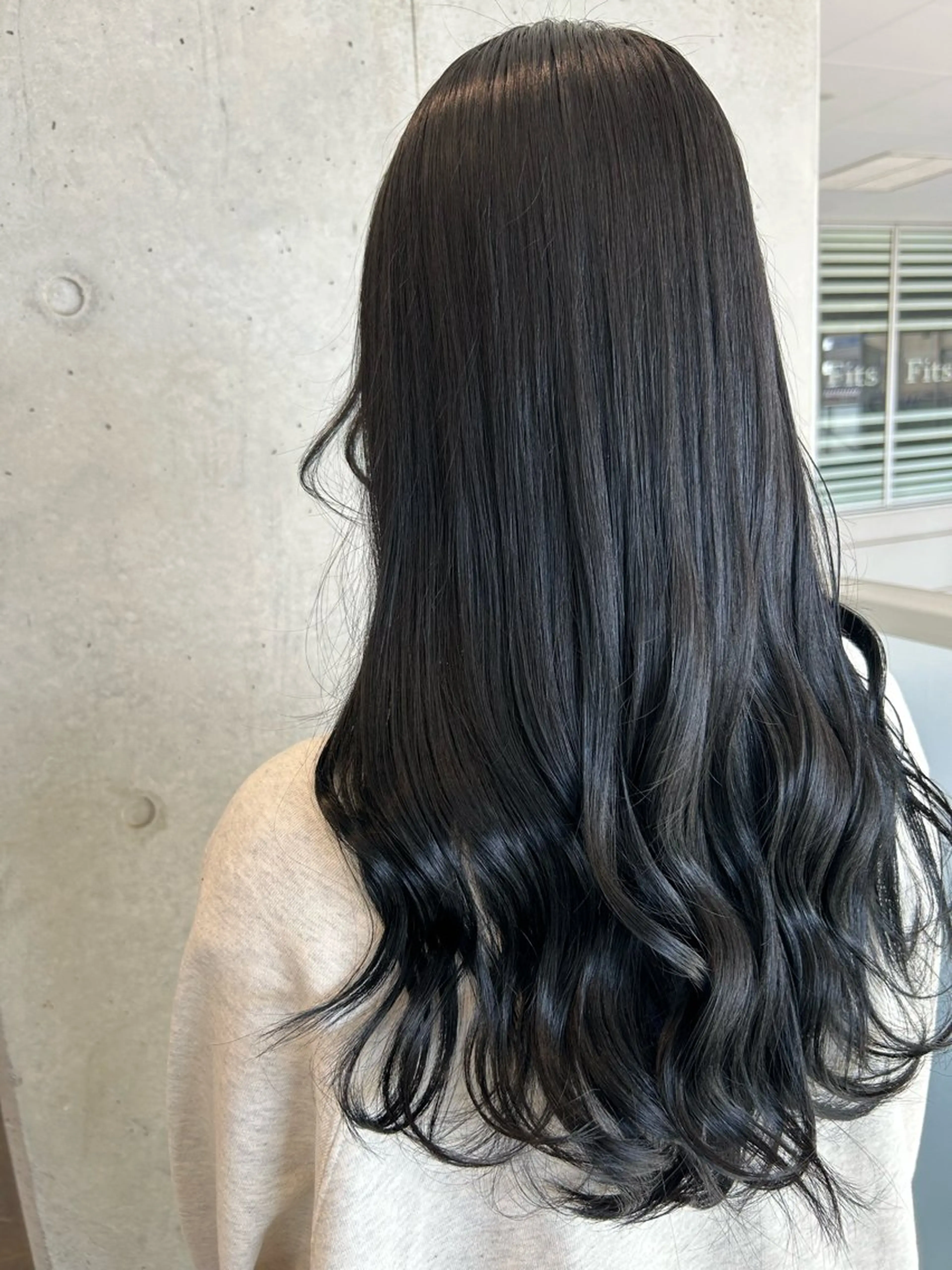 ロング カラー 黒髪 ブルーカラー ブルーブラック 髪質改善/縮毛矯正 ツヤ髪🩷さつきのヘアスタイル