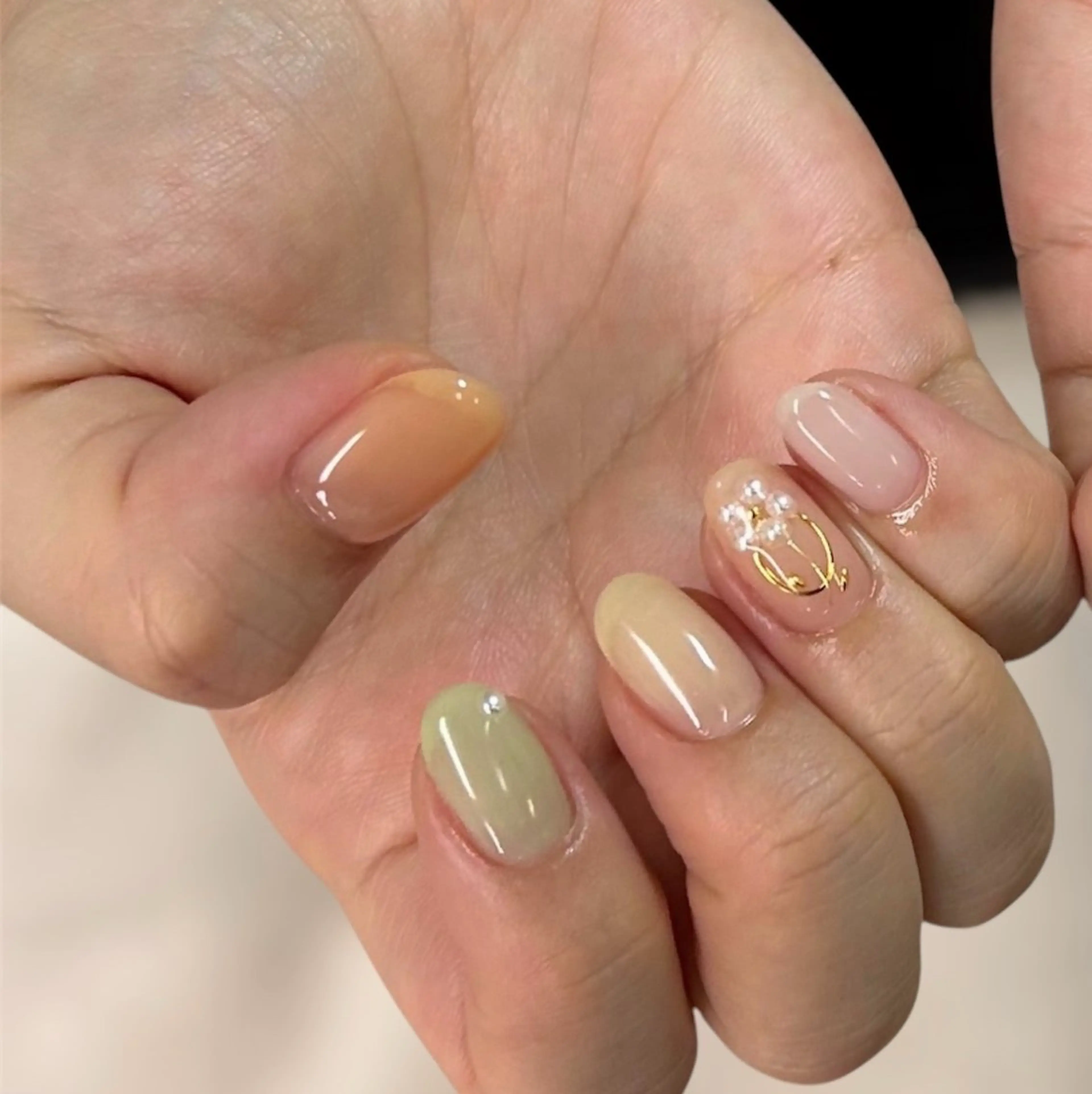 ネイル アトリエ　ミモザ所属・いまむら あかりのネイルデザイン