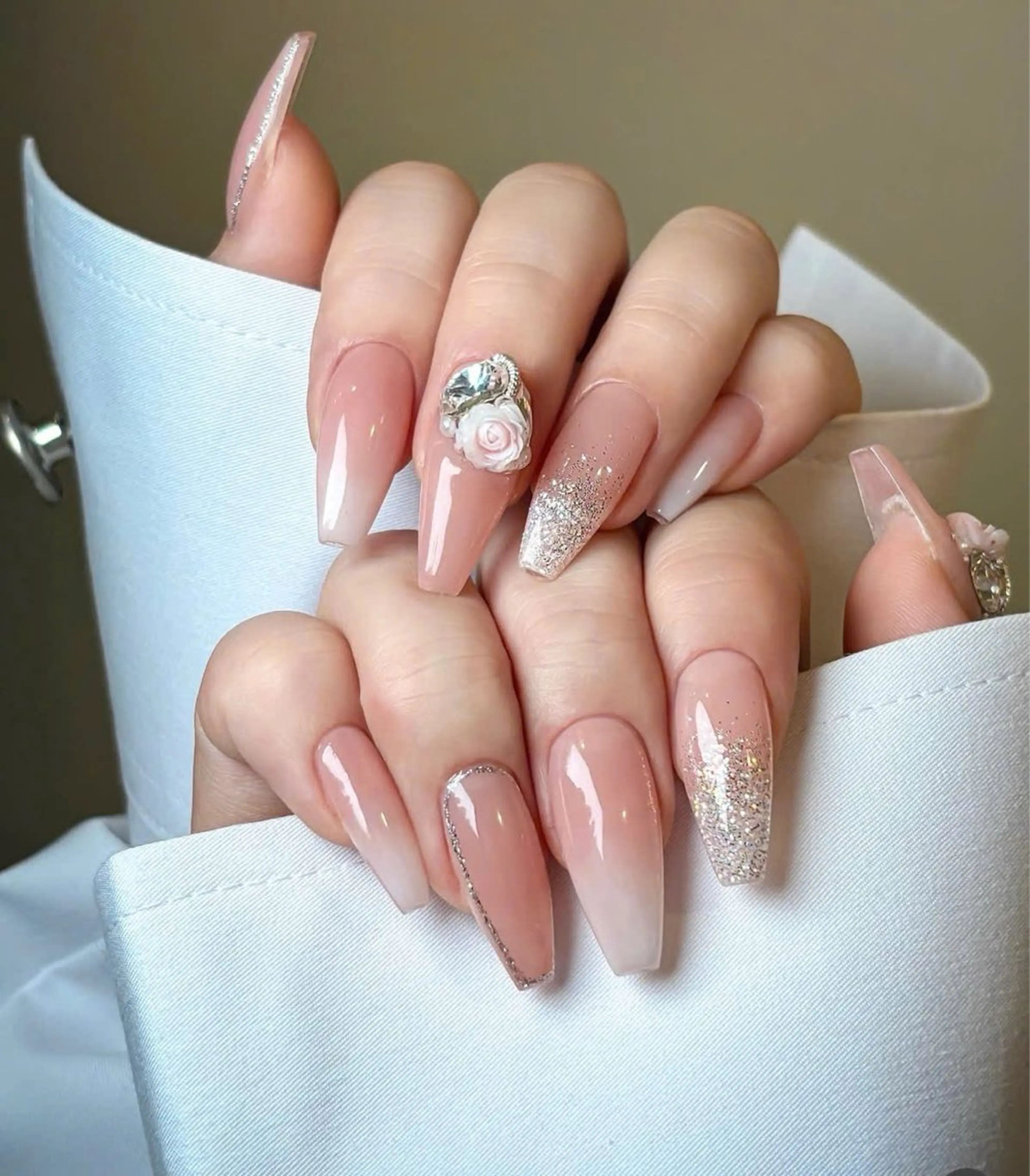 ネイル フレンチネイル キラキラネイル マグネットネイル ミラーネイル ニュアンスネイル ハンドネイル Tira Nailのネイルデザイン