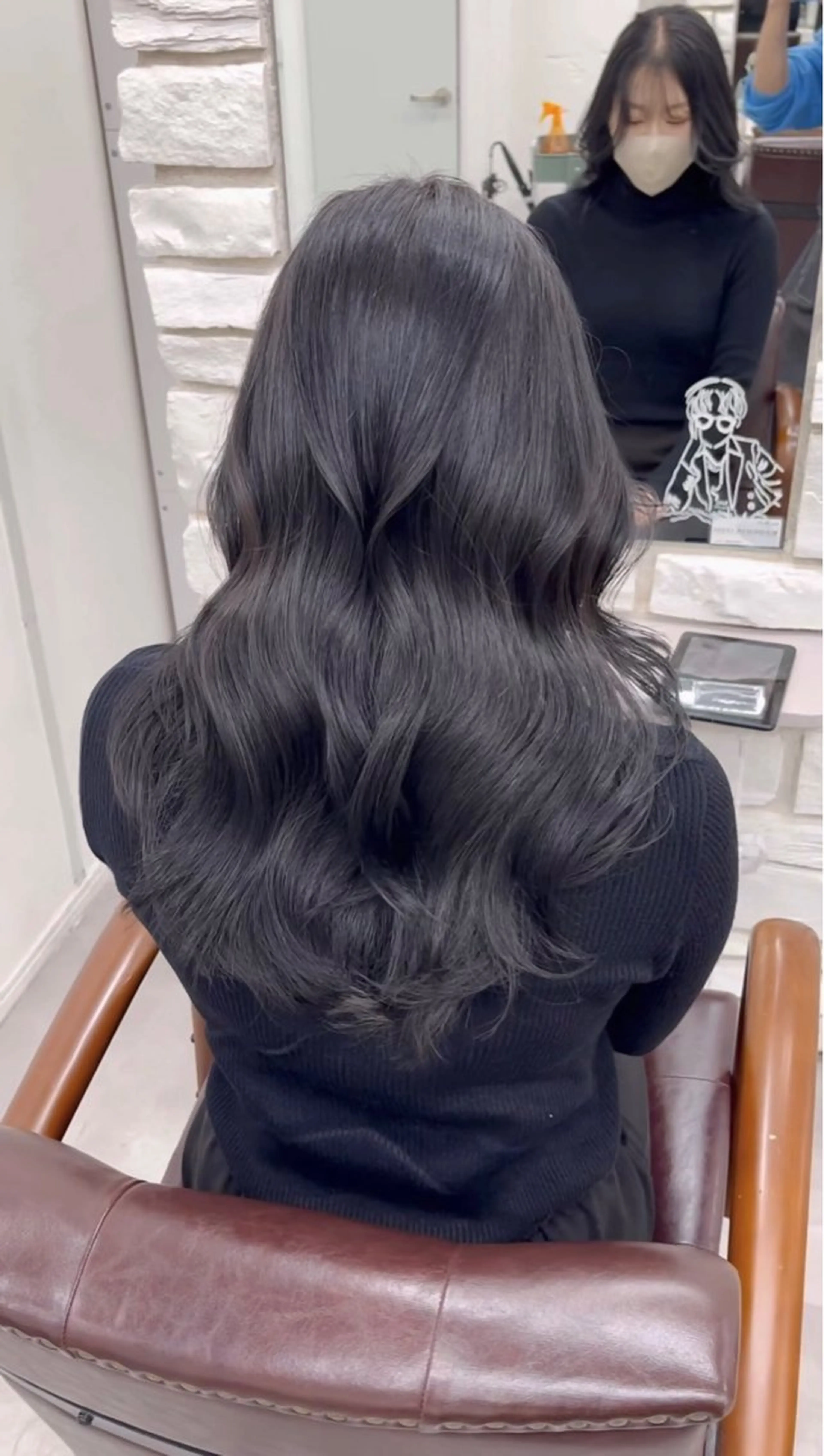 ロング カラー 黒髪 ブルーカラー ブルーブラック 透明感カラー カット ヘアカラー トリートメント 巻ける髪質改善で美髪 にデザイン✨/よしみのヘアスタイル