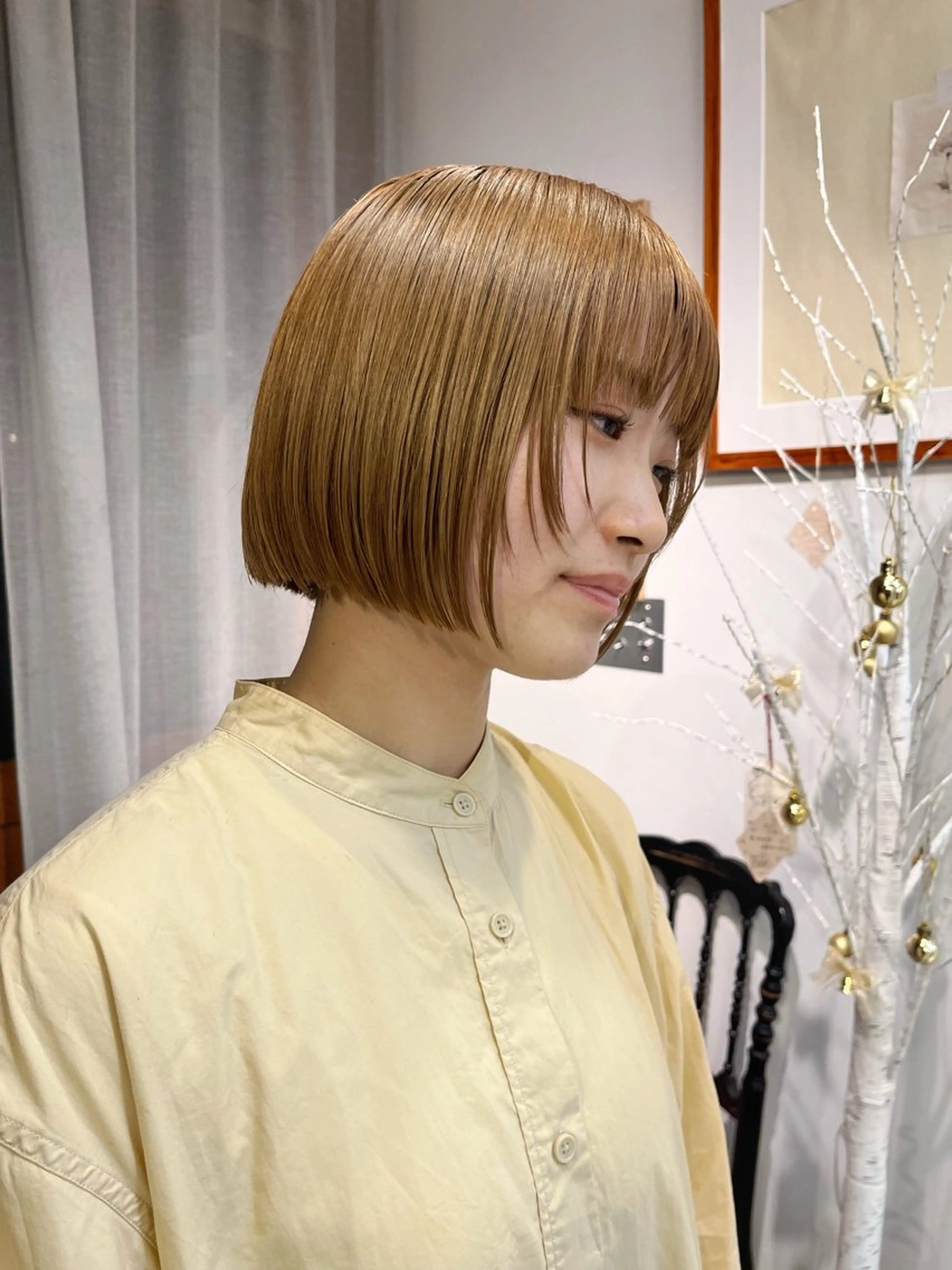 ショート レイヤーカット ボブ/色素薄めカラー RISAのヘアスタイル