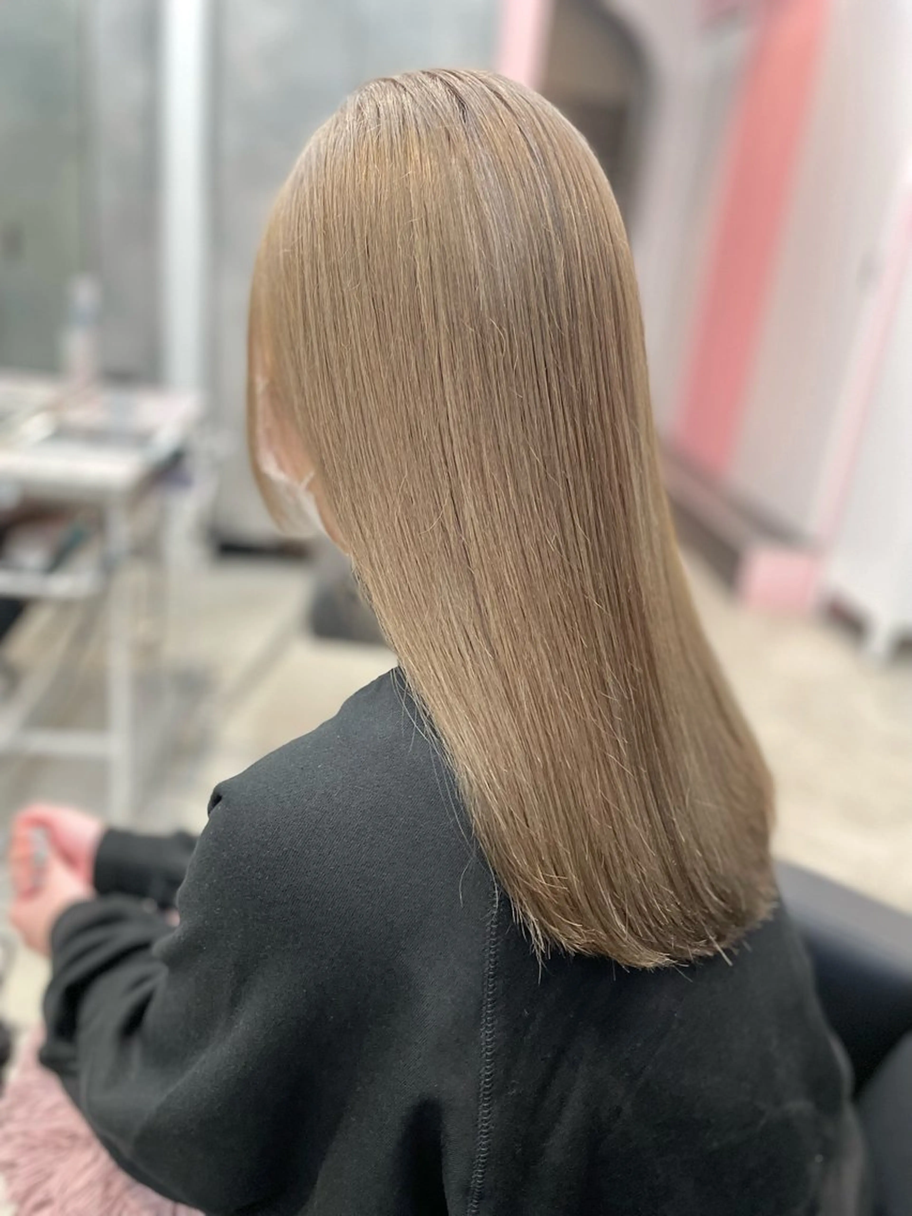 セミロング 縮毛矯正 ムラ修正ブリーチ 山田眞之介のヘアスタイル