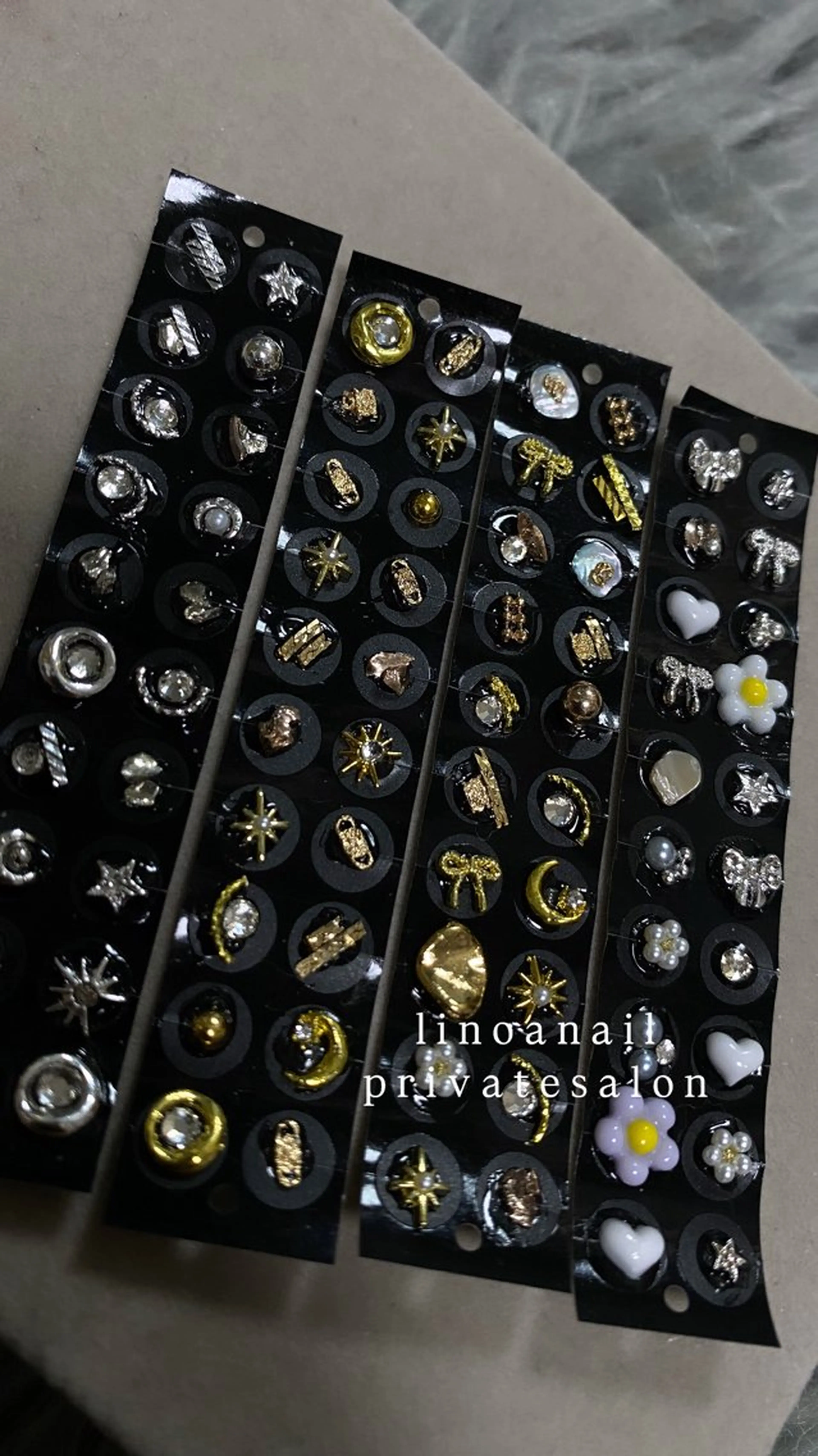 耳ツボジュエリーの写真