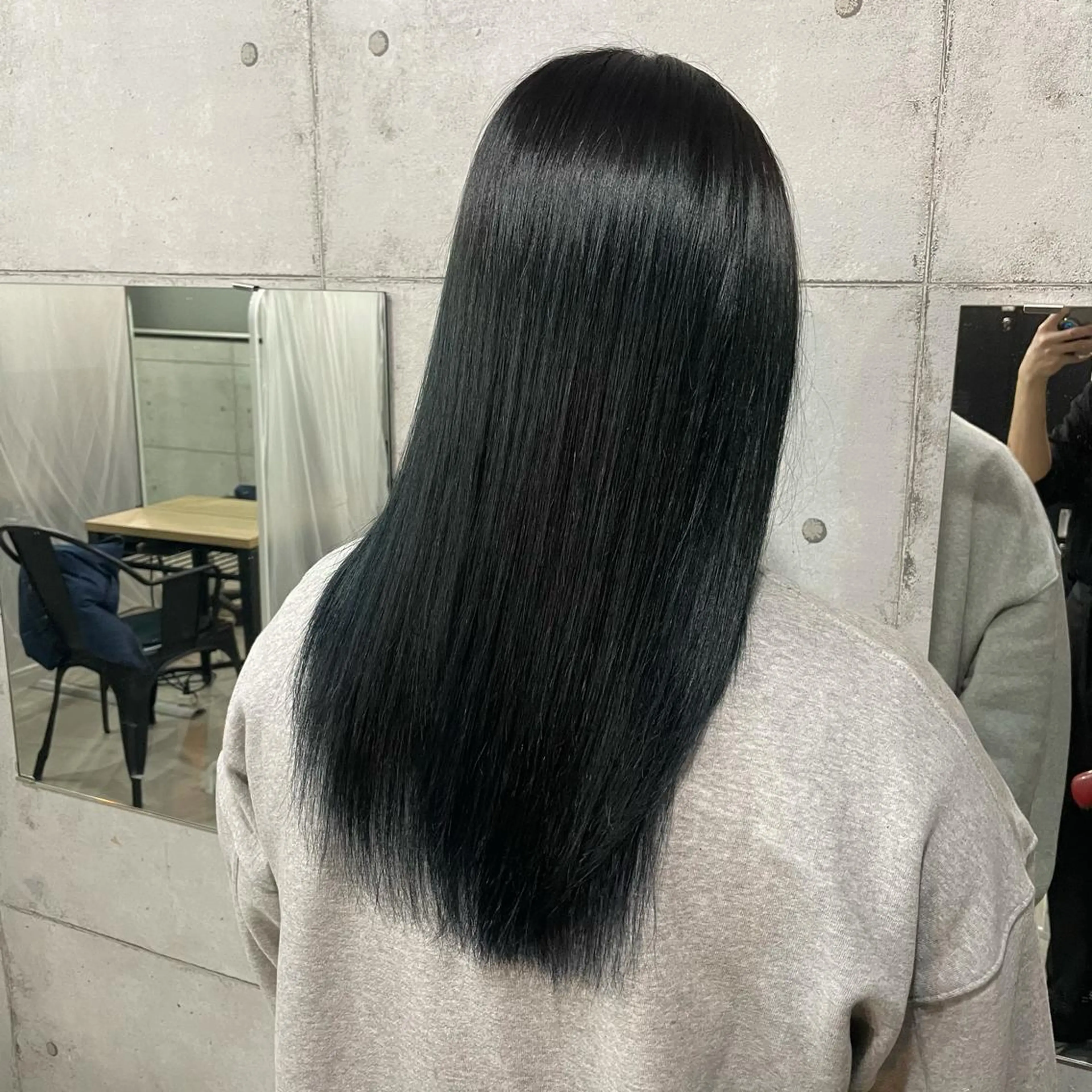ミディアム カラー パーマ ヘアアレンジ メンズ キッズ ネイル マツエク・マツパ メンズブリーチ メンズインナーカラー メンズ韓国風 ブリーチ ケアブリーチ 切りっぱなしヘアボブ ミディアムヘアRYOのヘアスタイル