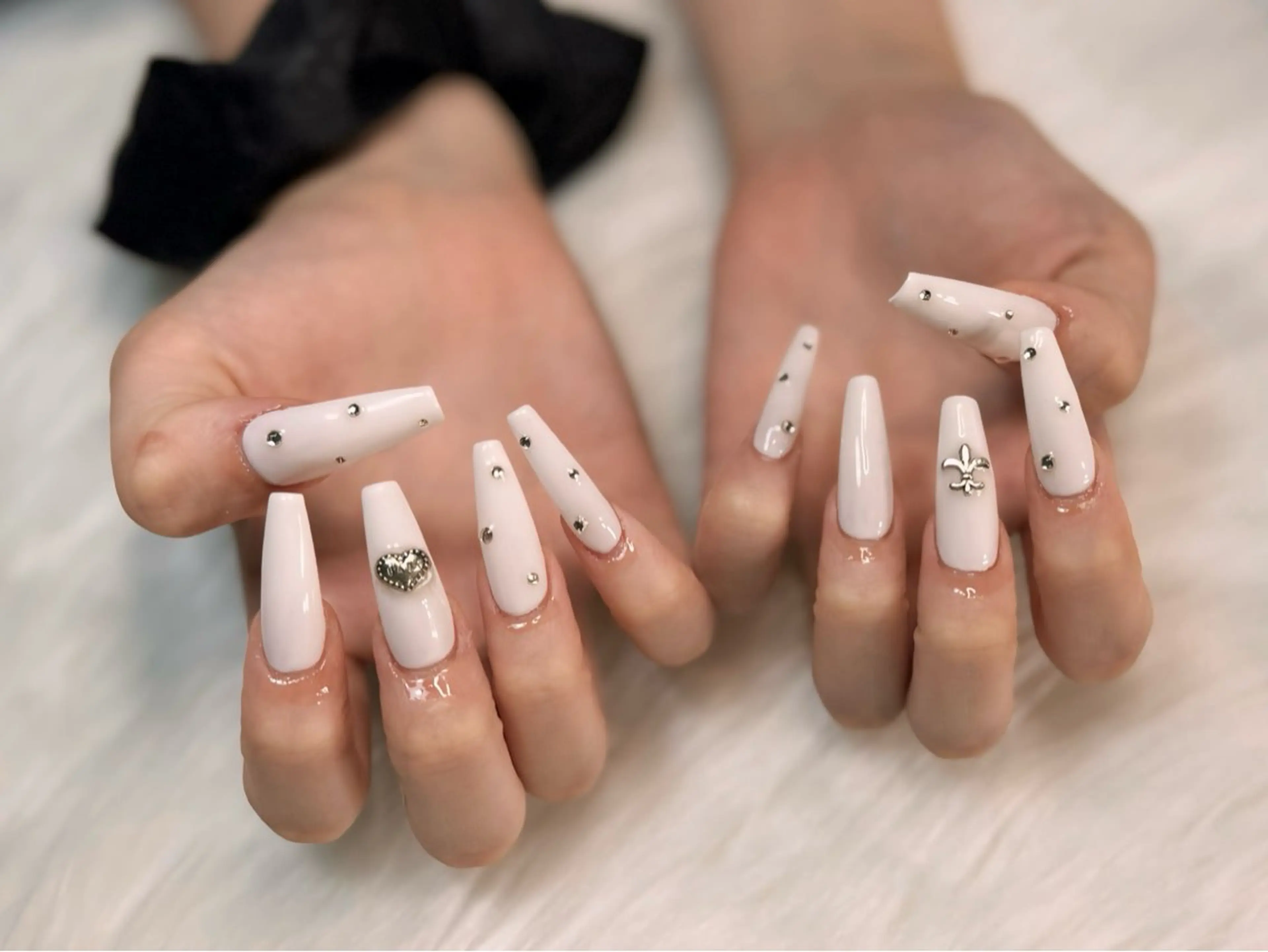 ネイル フレンチネイル ジェルネイル グラデーション 韓国ネイル ロングネイル ハンドネイル nail sideraのネイルデザイン