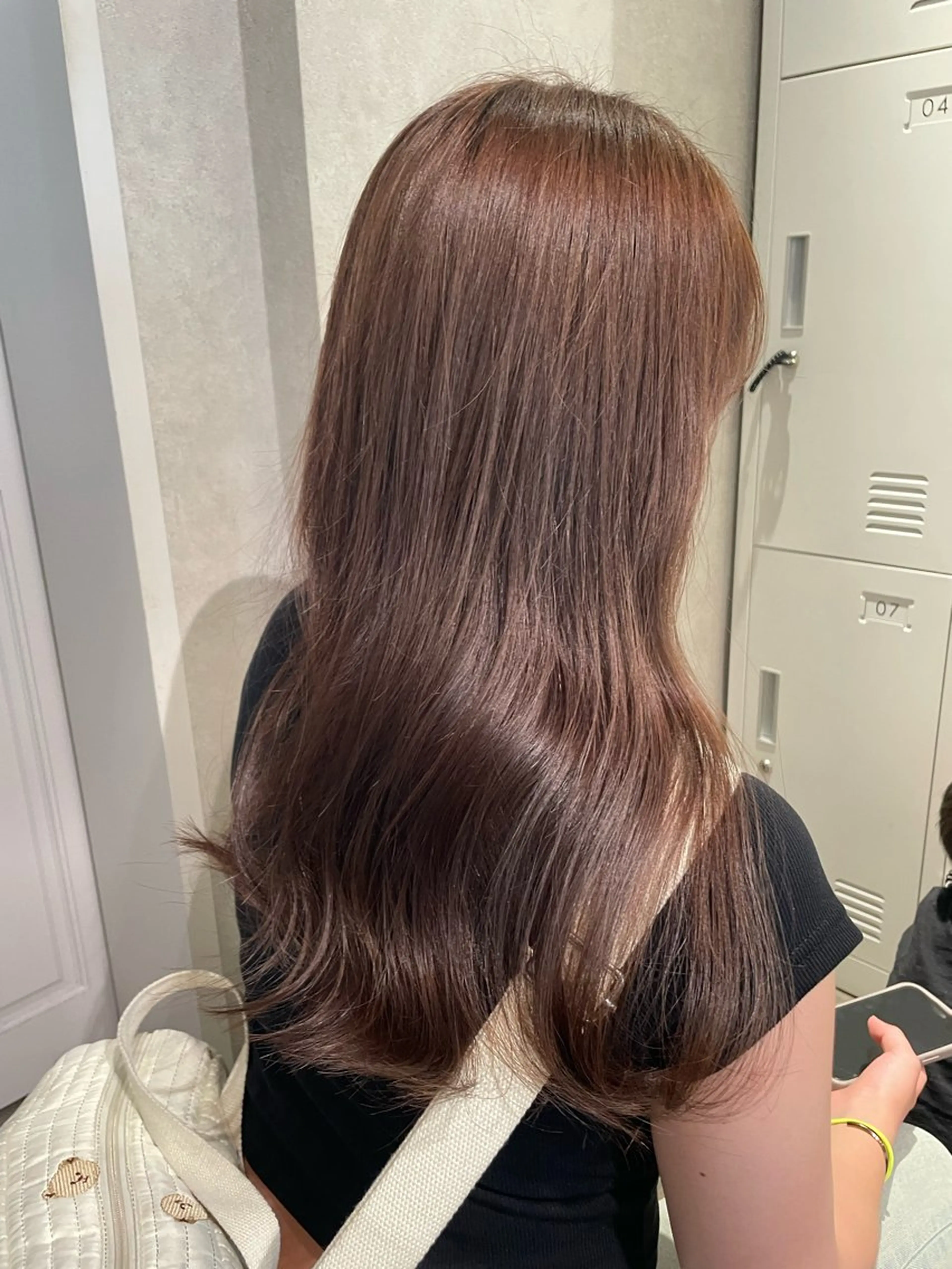 ロング カラー アッシュ ベージュカラー ブリーチ 透明感カラー ダブルカラー ヘアカラー ナチュラル透明感🌱 小山美樹子のヘアスタイル