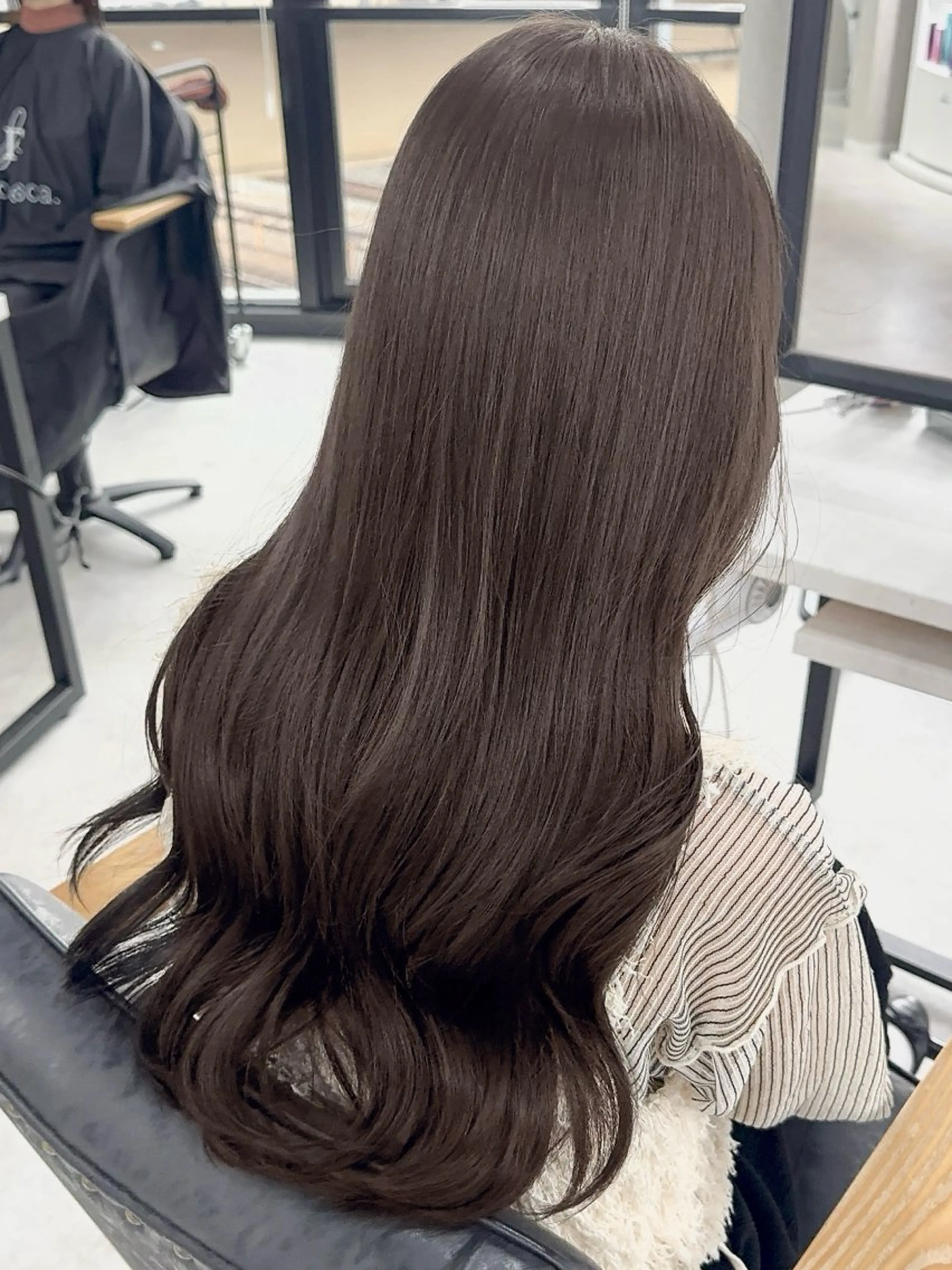 ロング カラー アッシュ アッシュブラウン ベージュカラー 黒髪 ブリーチ カット ヘアカラー トリートメント 赤み無し柔らかカラー 【梅田】madokaのヘアスタイル