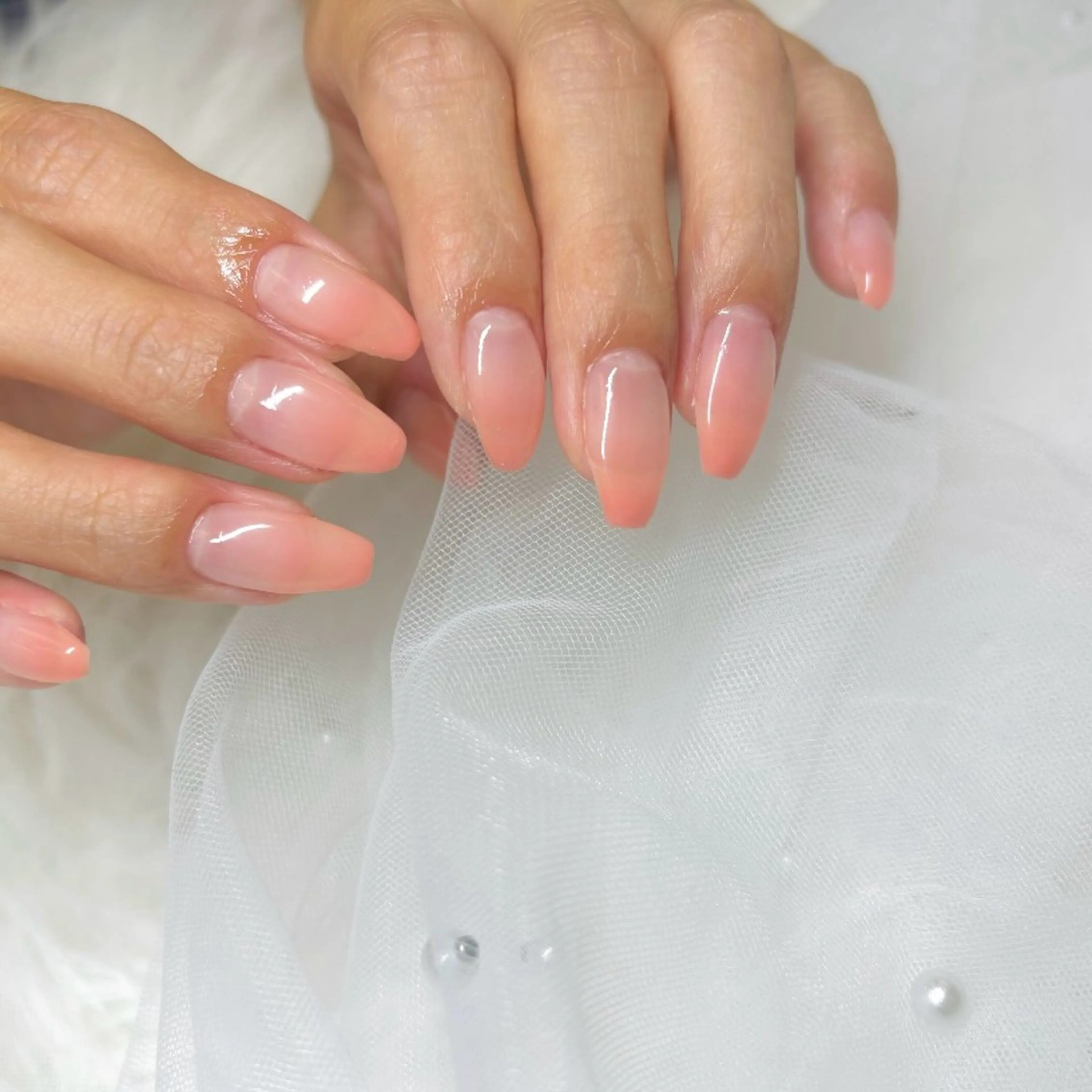 【指先が綺麗に見える◎】カラグラネイルの写真