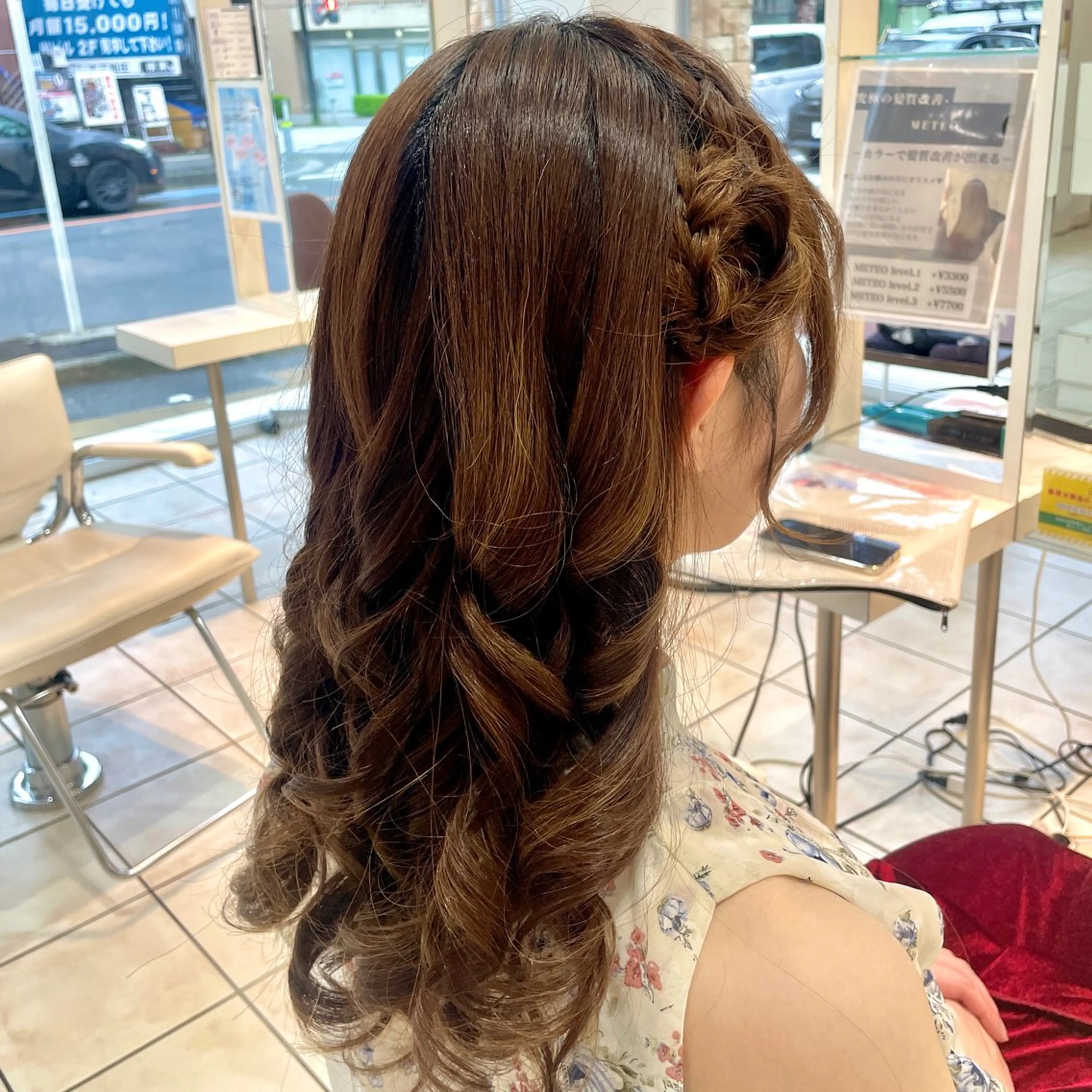 ロング ヘアアレンジ ブリーチ/ヘアセット 【𝙍𝙞𝙣𝙤】のヘアスタイル