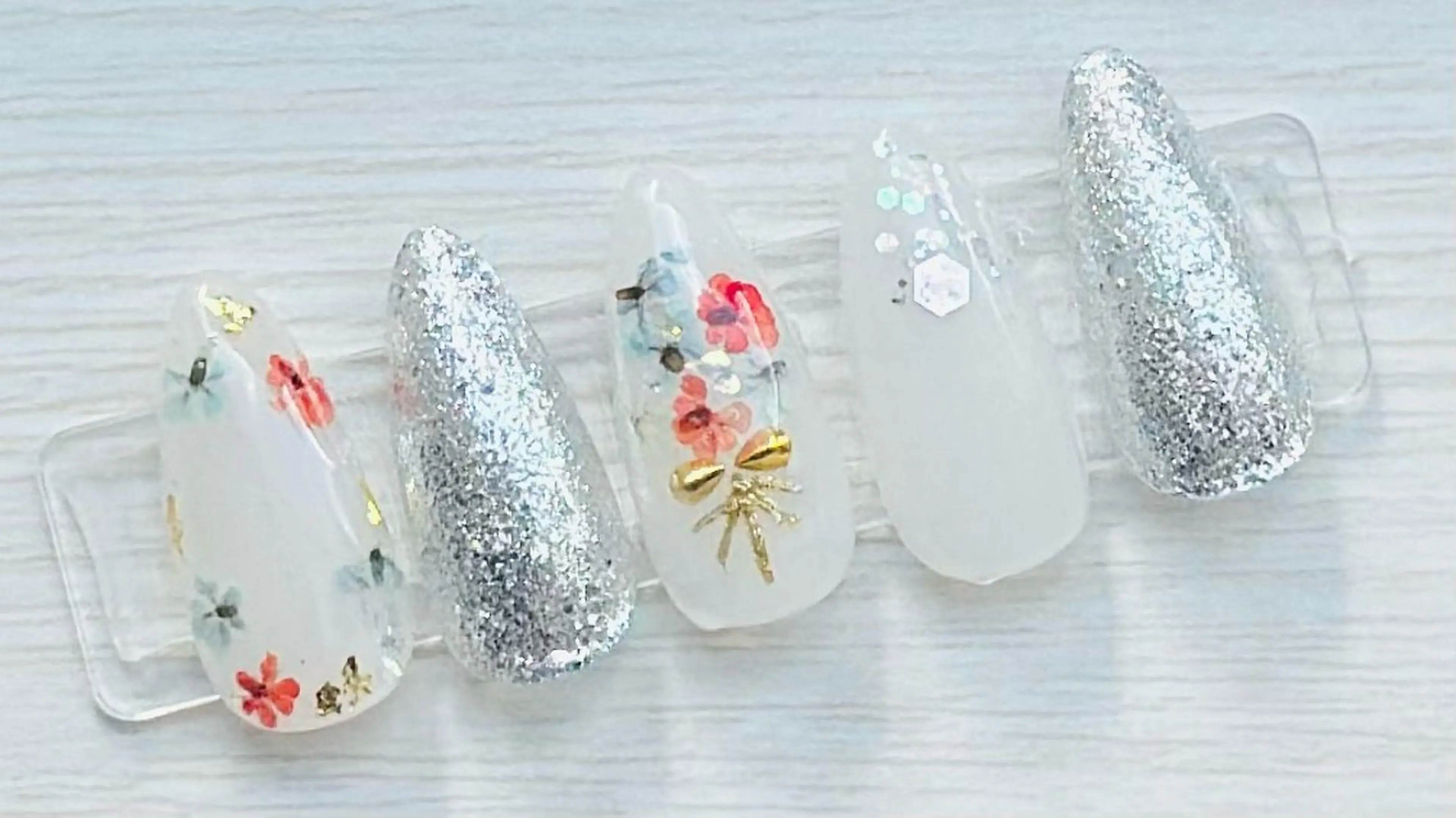 ネイル 春ネイル nailsalon oluoluのネイルデザイン