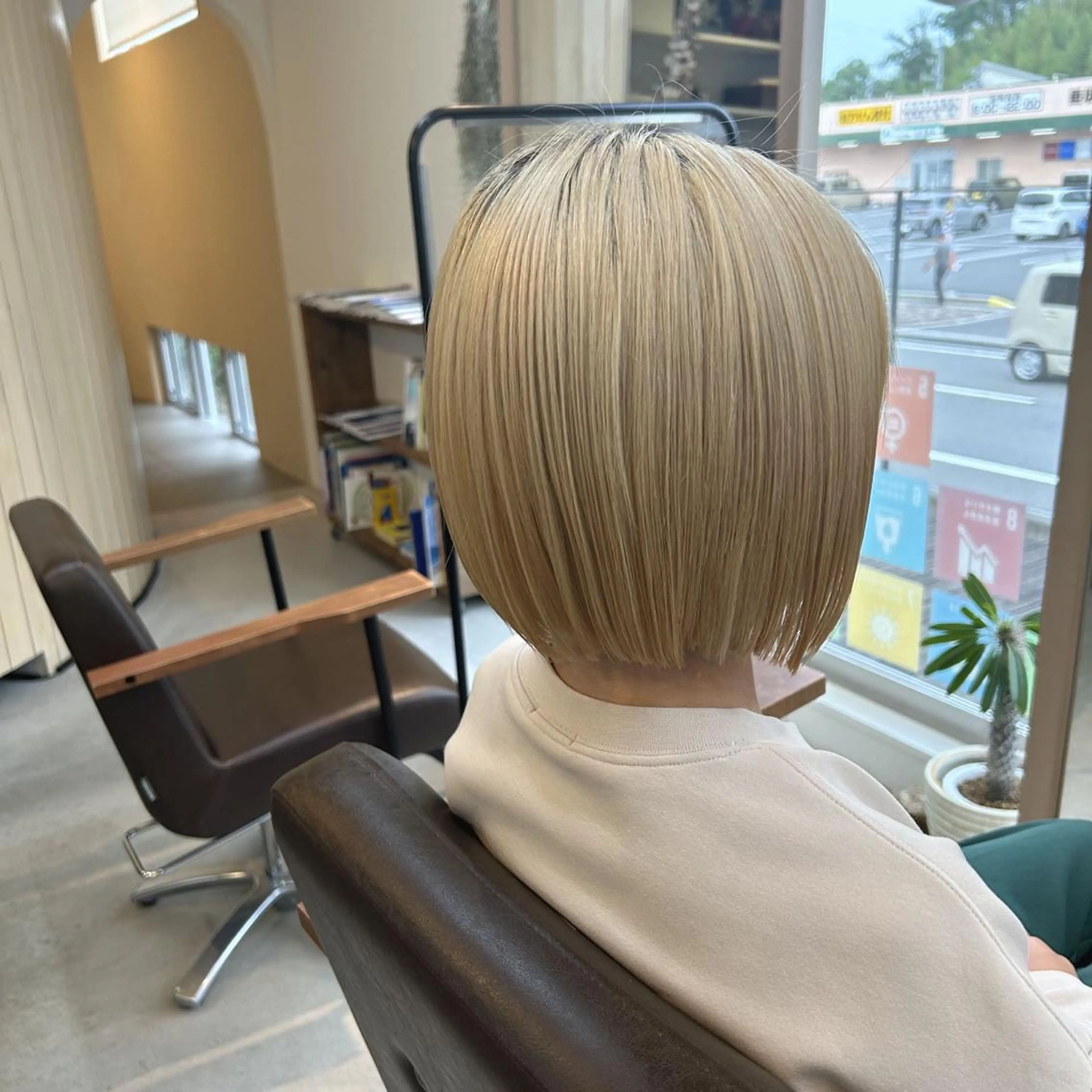ショート カット ヘアカラー 綿貫 美雪のヘアスタイル