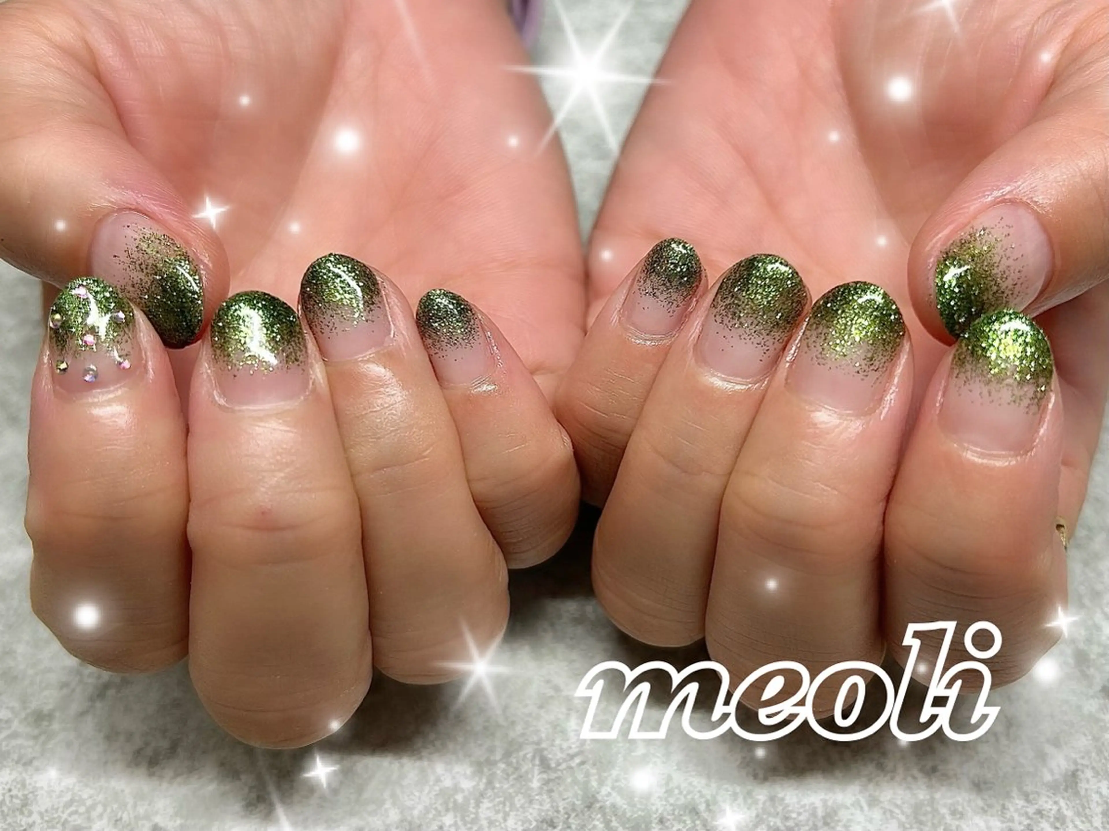 ネイル グラデーション キラキラネイル ラメ(グリッター) ラメグラデーション ハンドネイル nail salon meoli　アヤのネイルデザイン