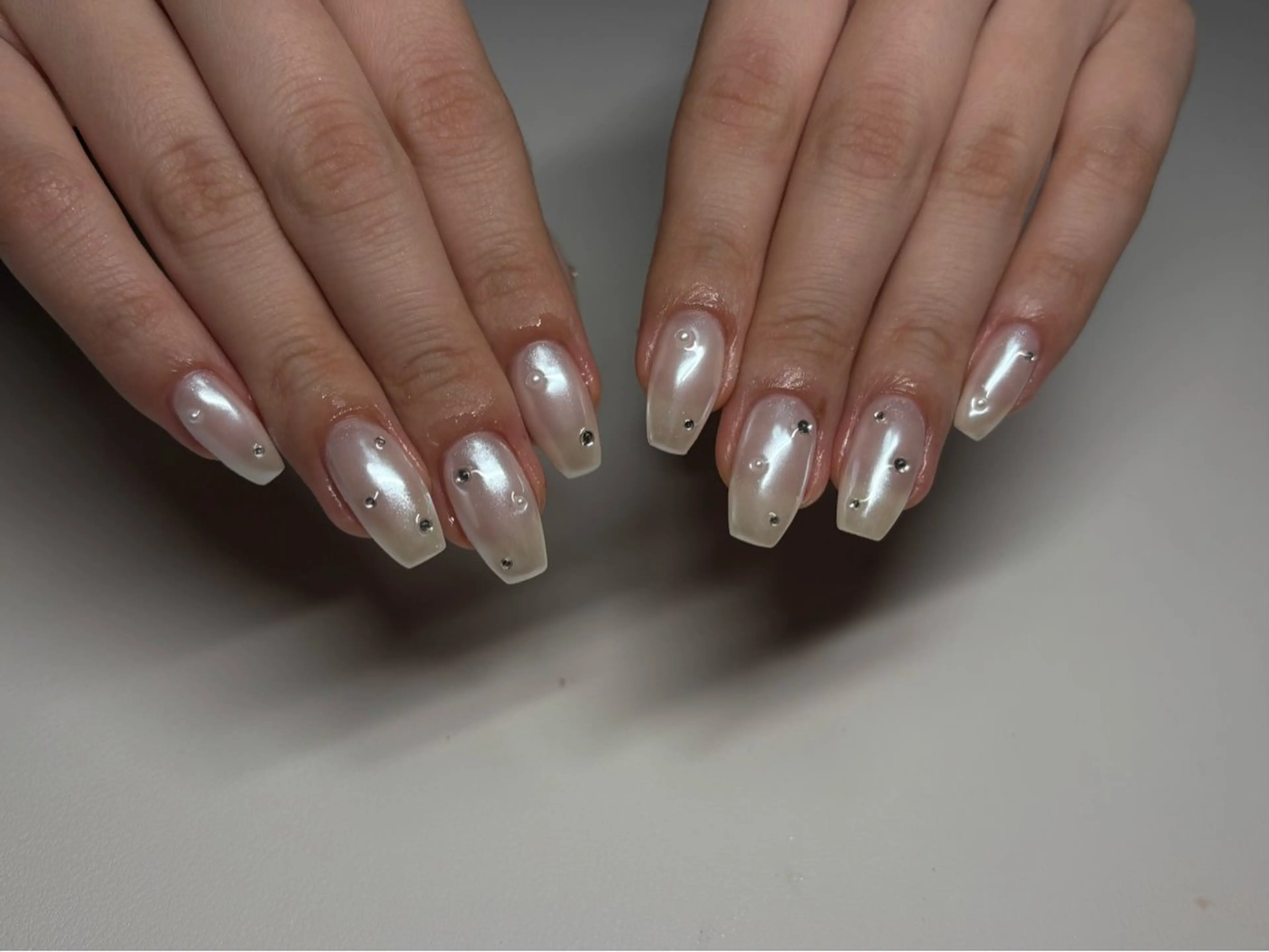 ネイル ミラーネイル ホワイト nayu nailのネイルデザイン