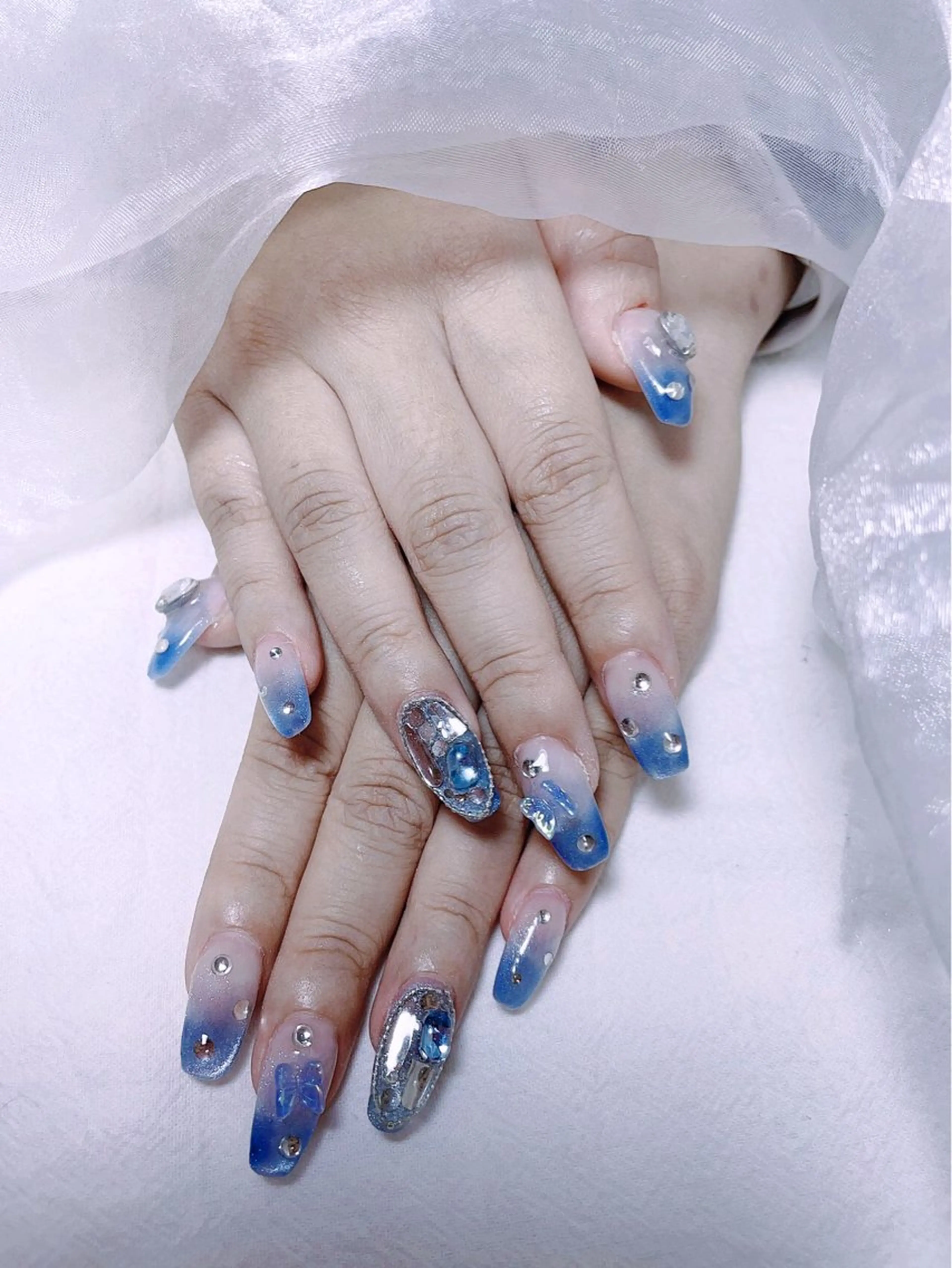 ネイル ハンドネイル VIVIAN リサのネイルデザイン