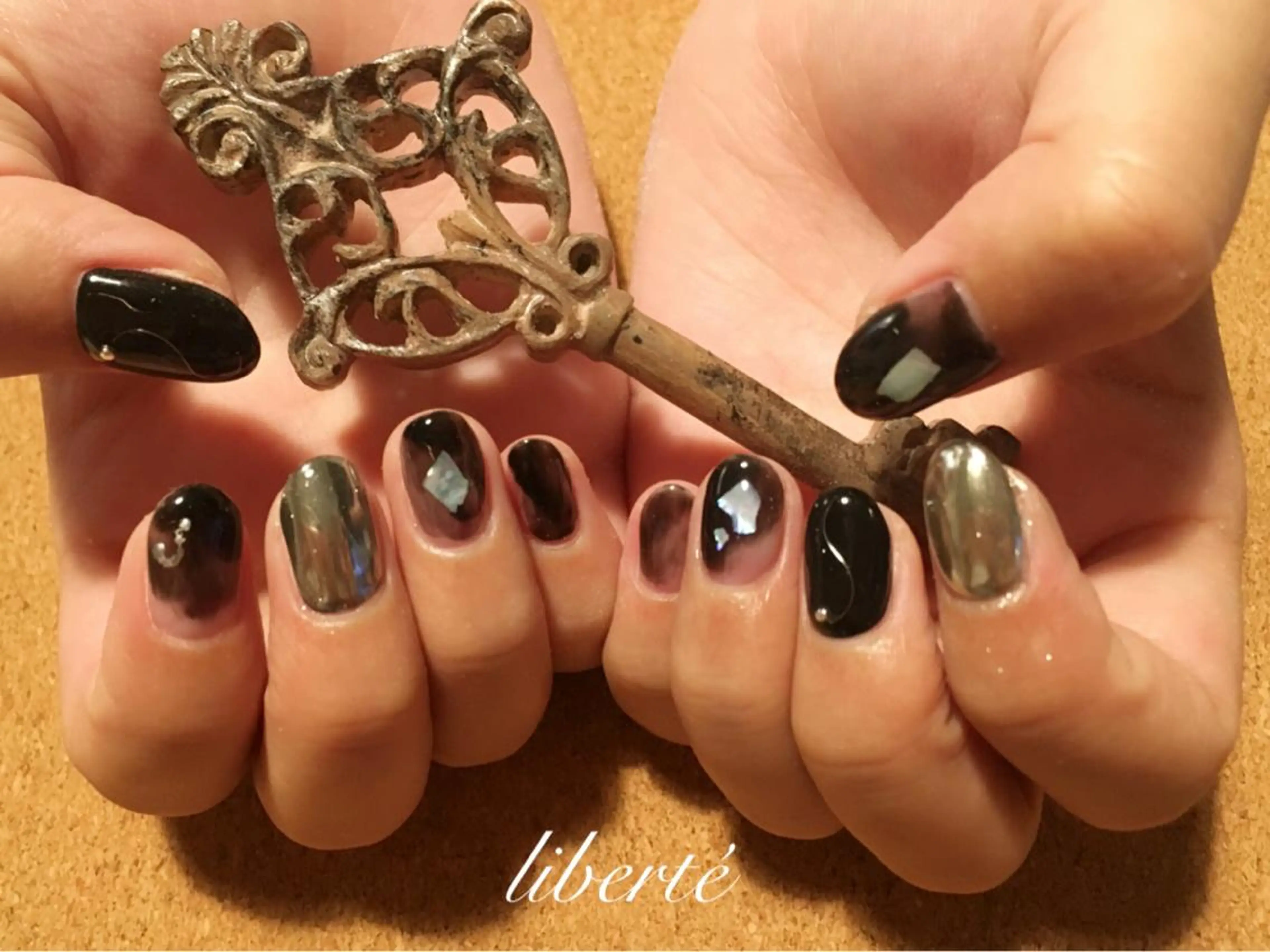 ネイル liberté (リベルテ)のネイルデザイン