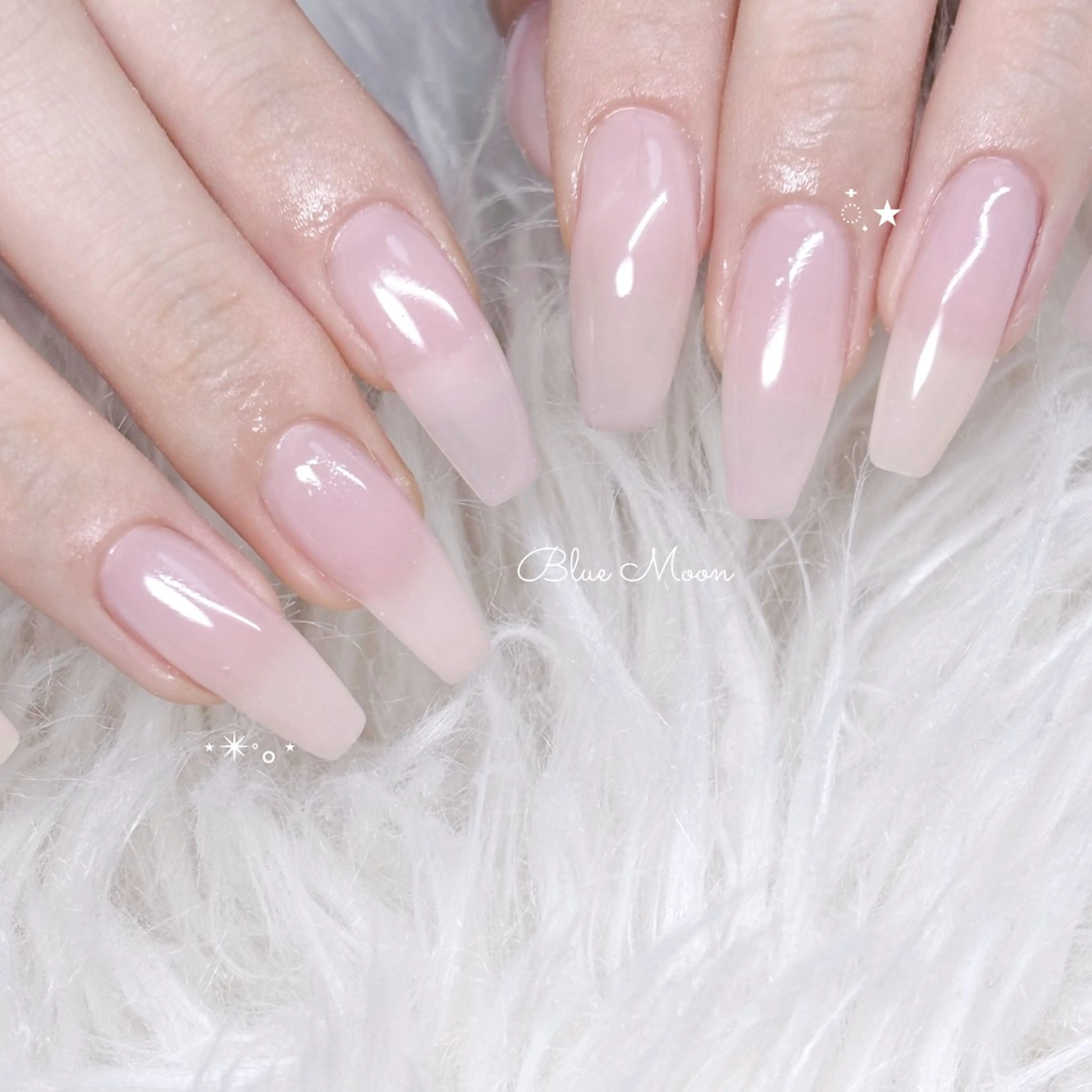 ネイル ハンドネイル フットネイル ハンドケア nail salon Blue Moonのネイルデザイン