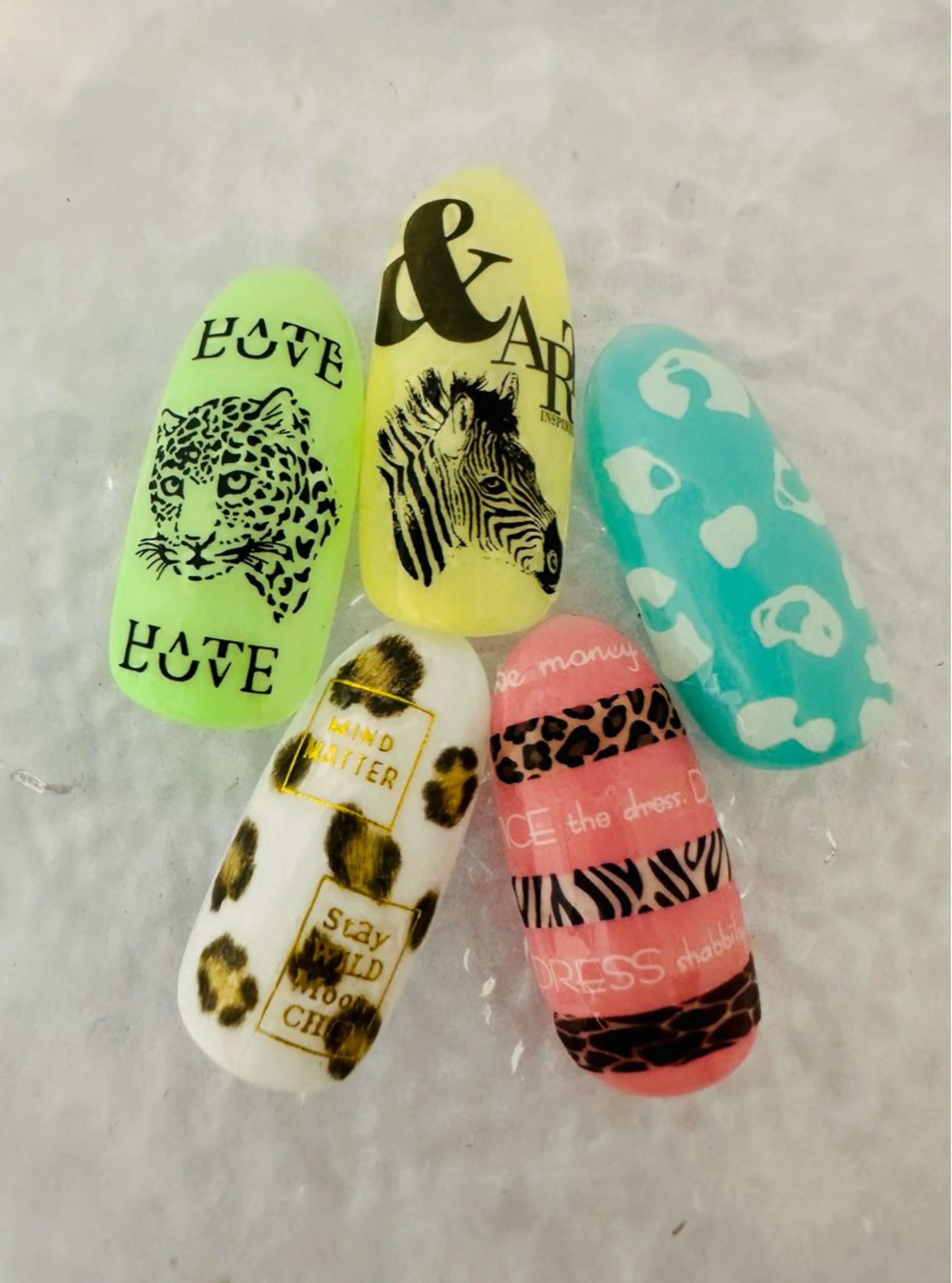 ネイル アニマル柄 アートネイル 田端 笑理菜のネイルデザイン