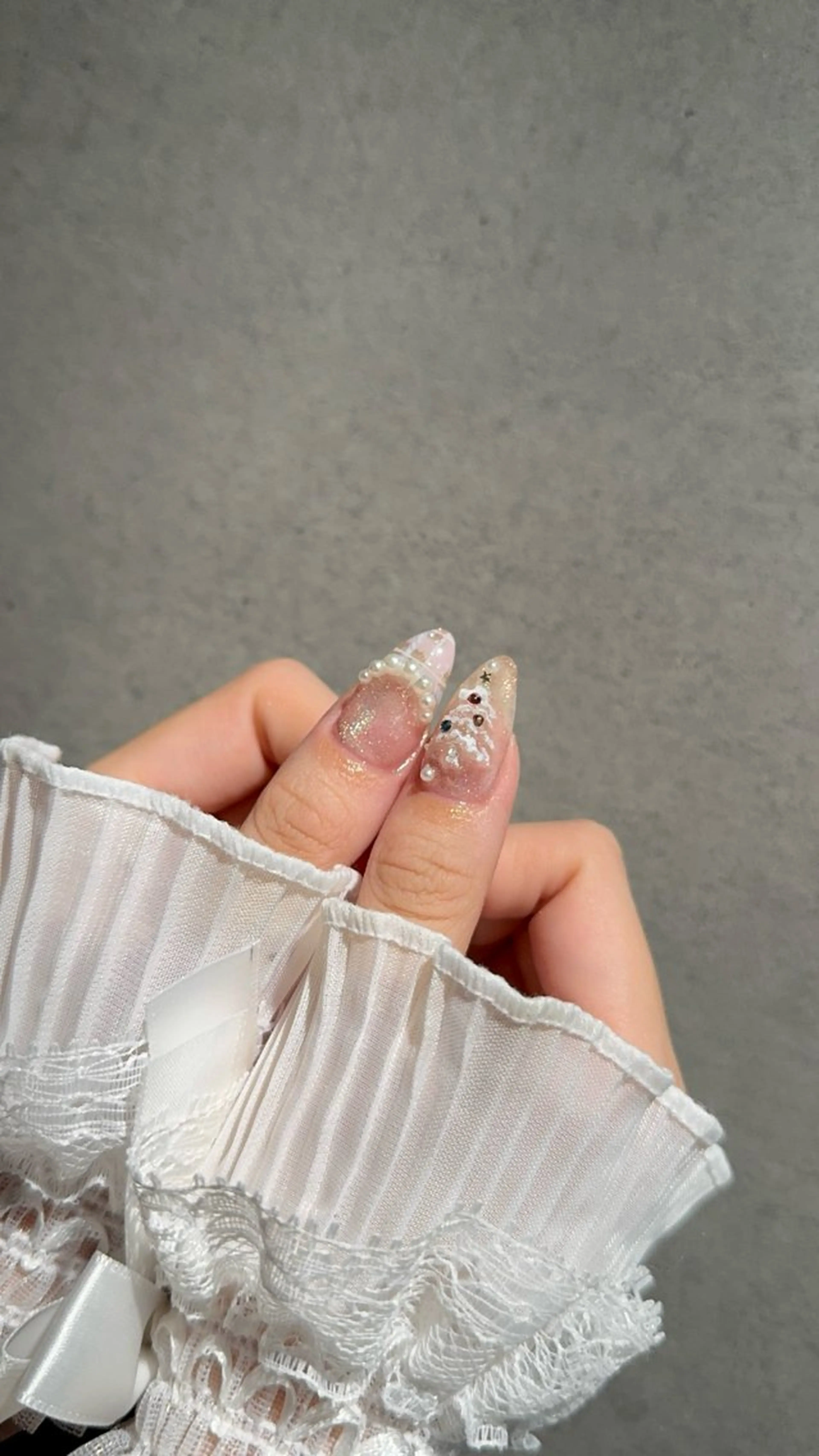 ネイル I-nailロング /ワンホン/キラキラのネイルデザイン