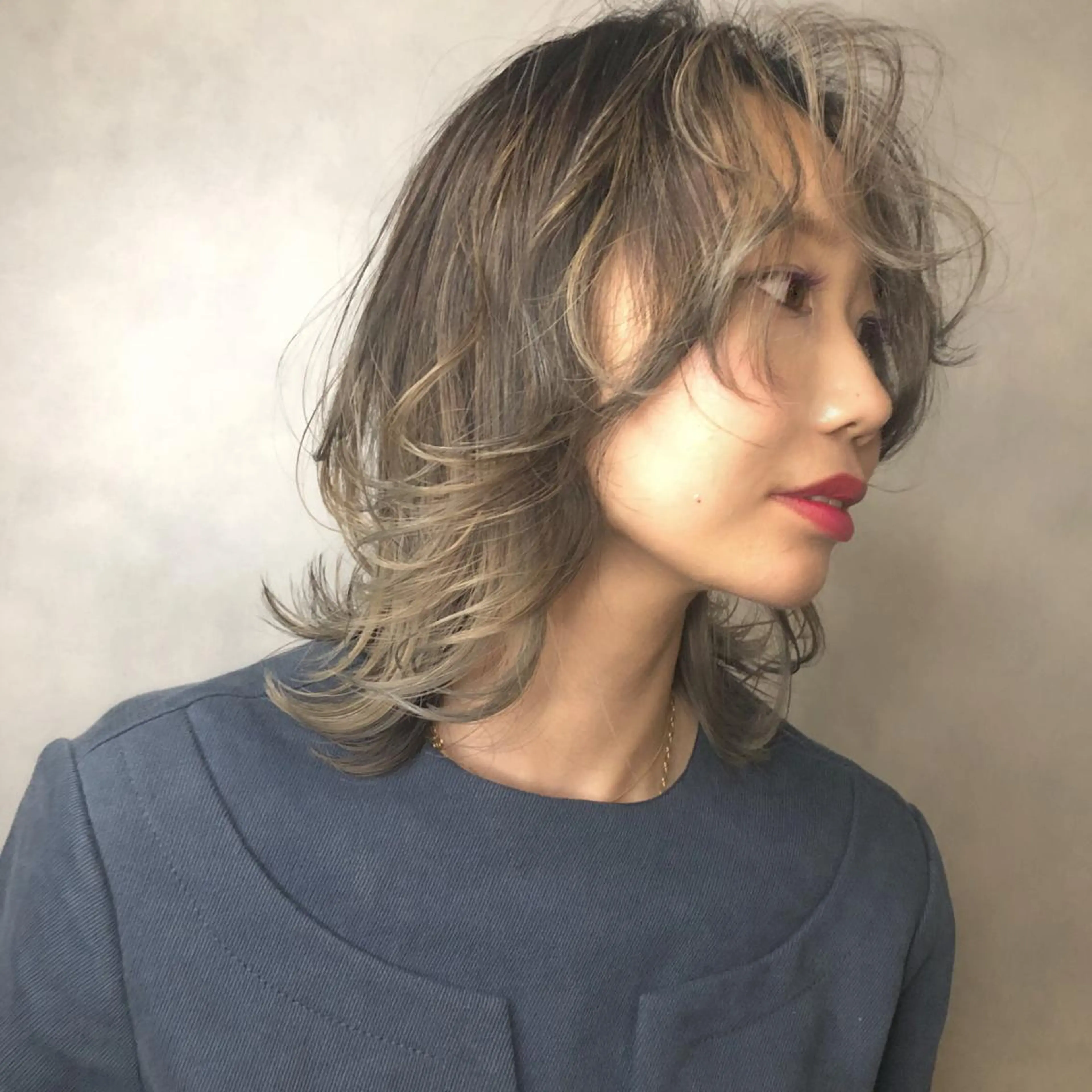 セミロング カラー グラデーションカラー ハイライトカラー ハイライト ORIKA 美容室のヘアスタイル