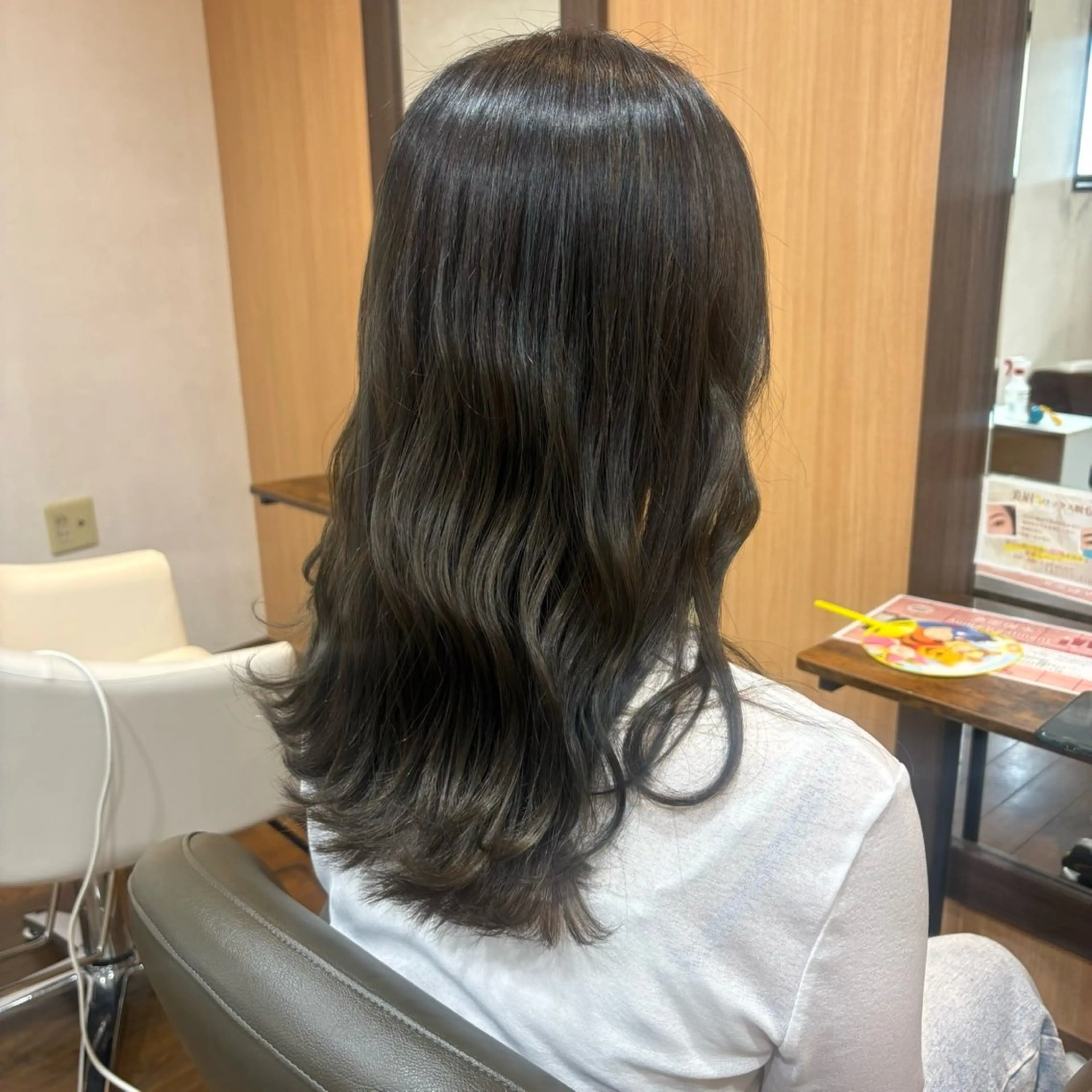 セミロング カラー REANA/カラー/ スパ/トリートメントのヘアスタイル