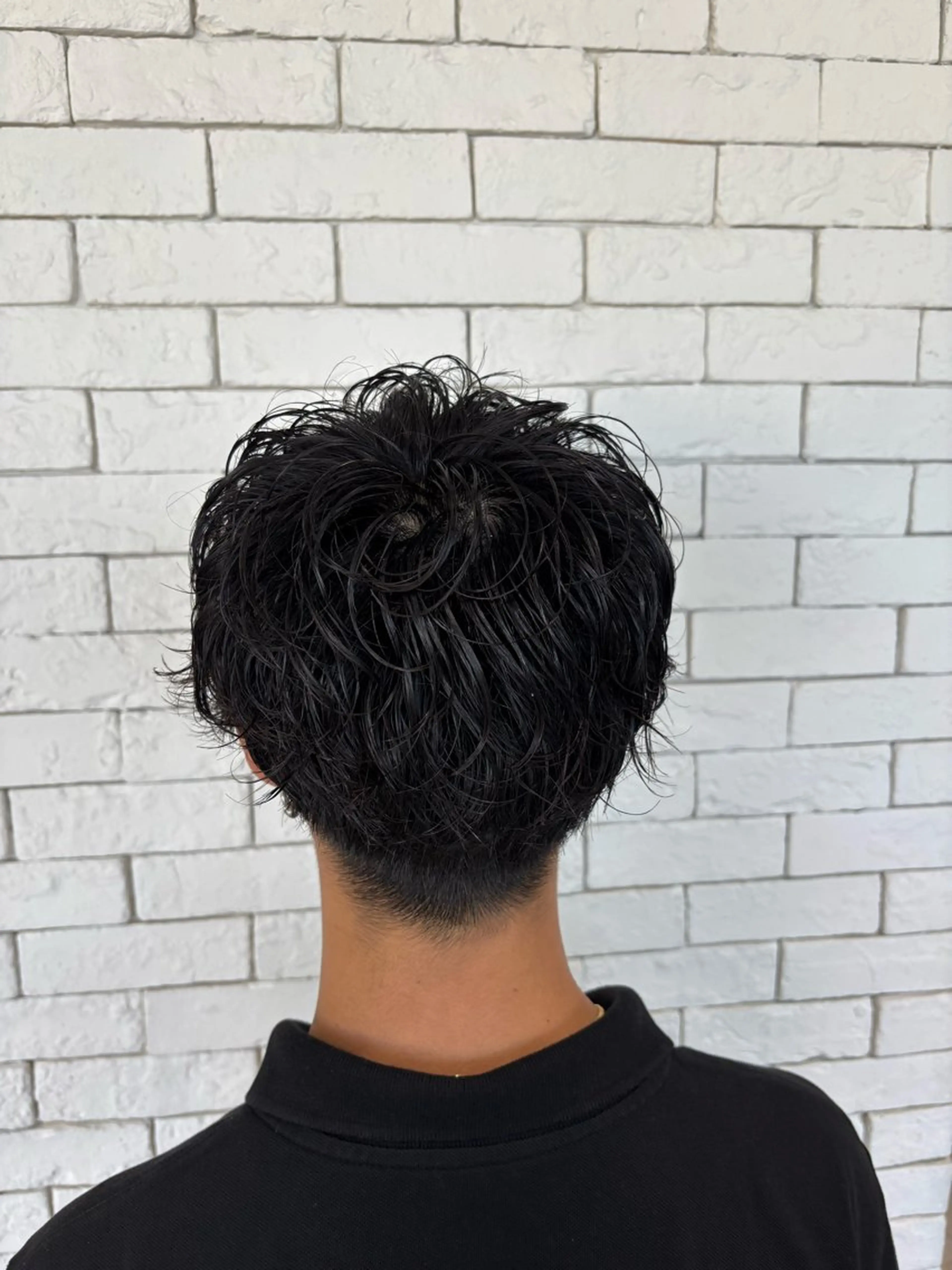 ショート パーマ ツヤ感カラーレイヤー カット川野莉空のヘアスタイル