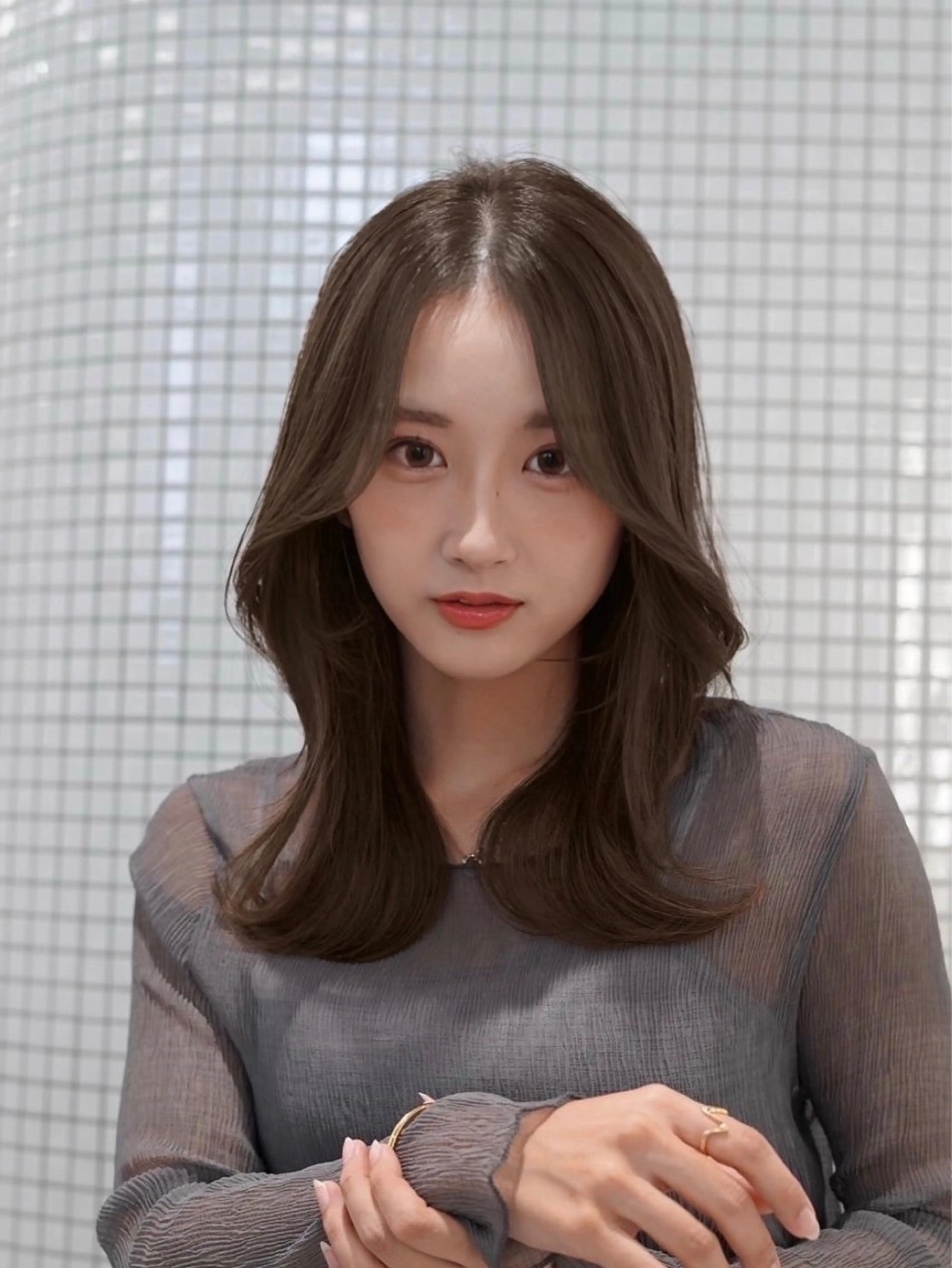 ミディアム カラー ベージュカラー ヘアカラー Aura所属・丸山 心 / 艶カラーのヘアスタイル