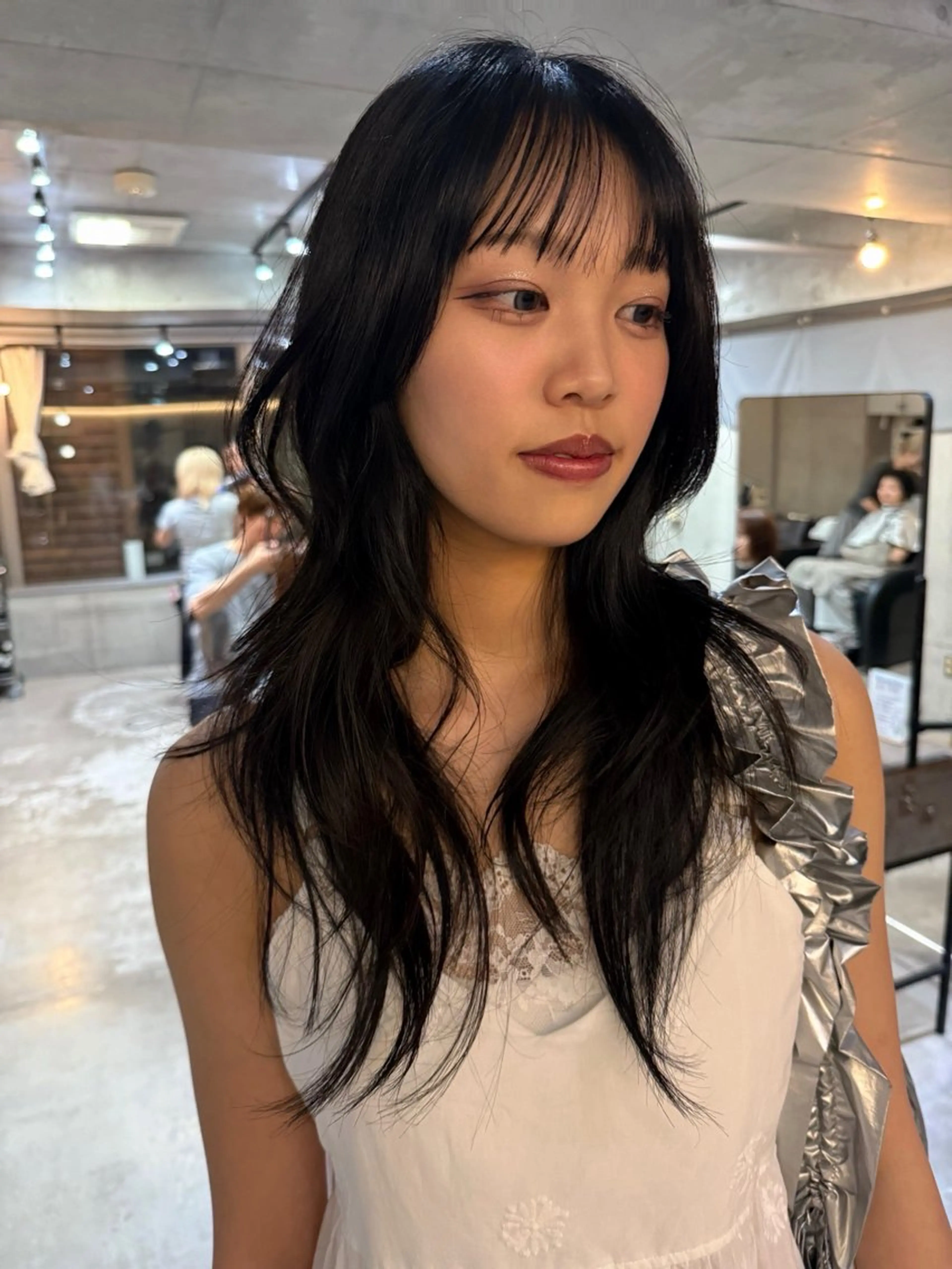 ロング ロングレイヤー くびれヘア 顔まわりレイヤー 韓国風ヘア くびれレイヤー カット レイヤーカット\ウル フ　chinatsuのヘアスタイル