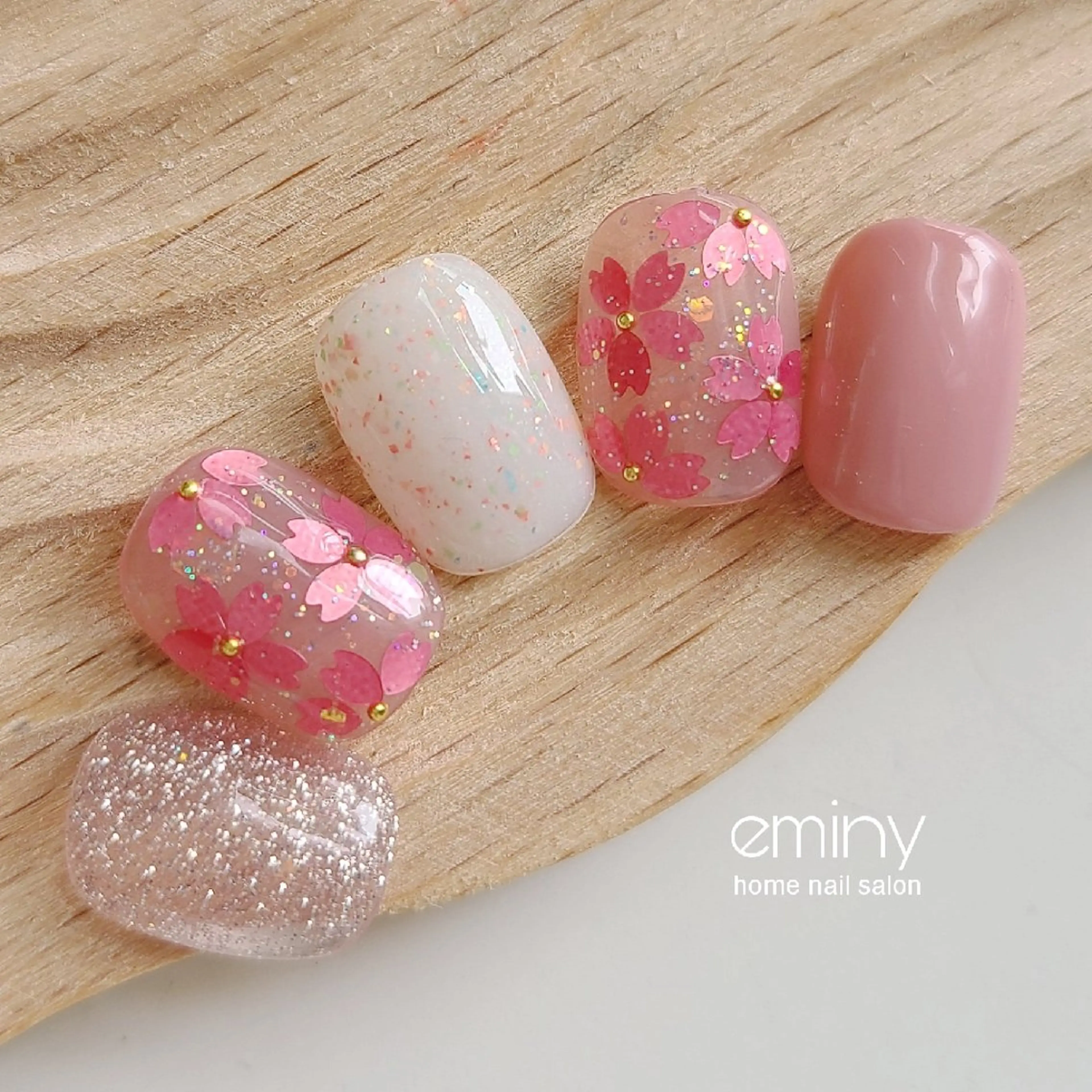 ネイル 桜ネイル フラッシュネイル フラワーネイル ジェルネイル 韓国ネイル ハンドネイル nail salon  eminyのネイルデザイン