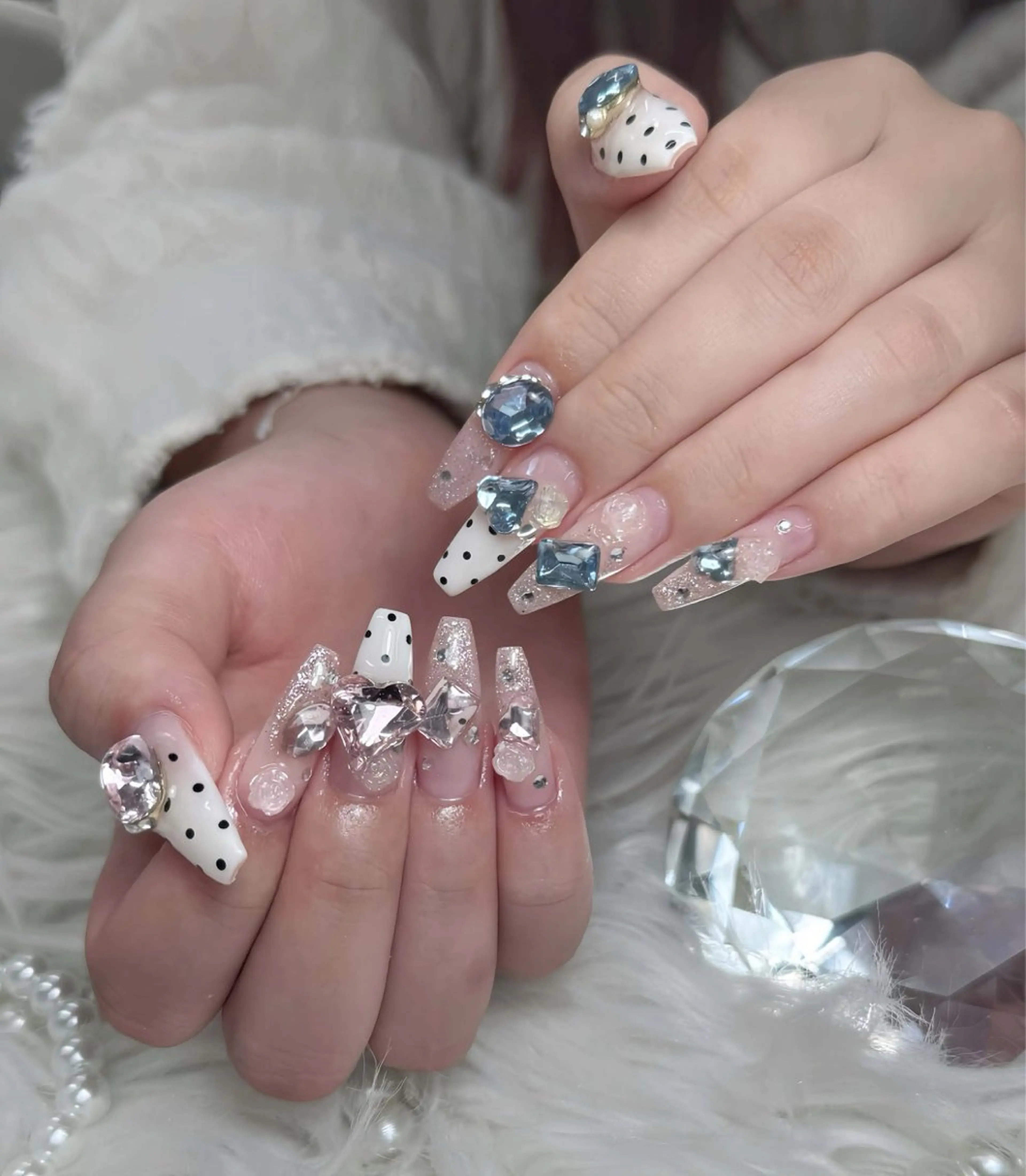 ネイル 長さ出し フレンチネイル ガーリー キラキラネイル 韓国ネイル ハンドネイル ハンドケア Nova Nailのネイルデザイン
