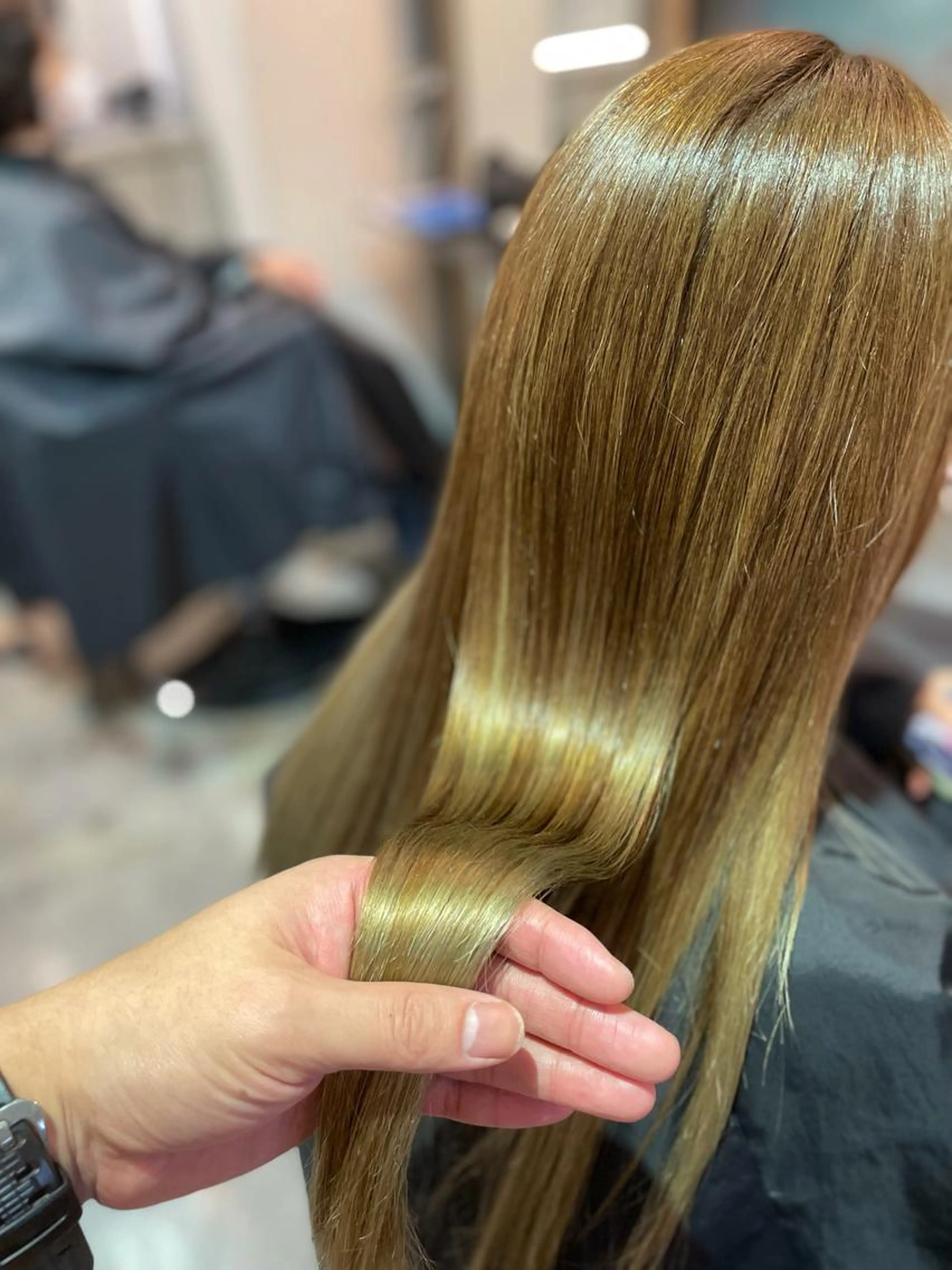 ブリーチ履歴などのハイダメージの髪質改善はこちら✨ トリミング枝毛カット付き✂️の写真