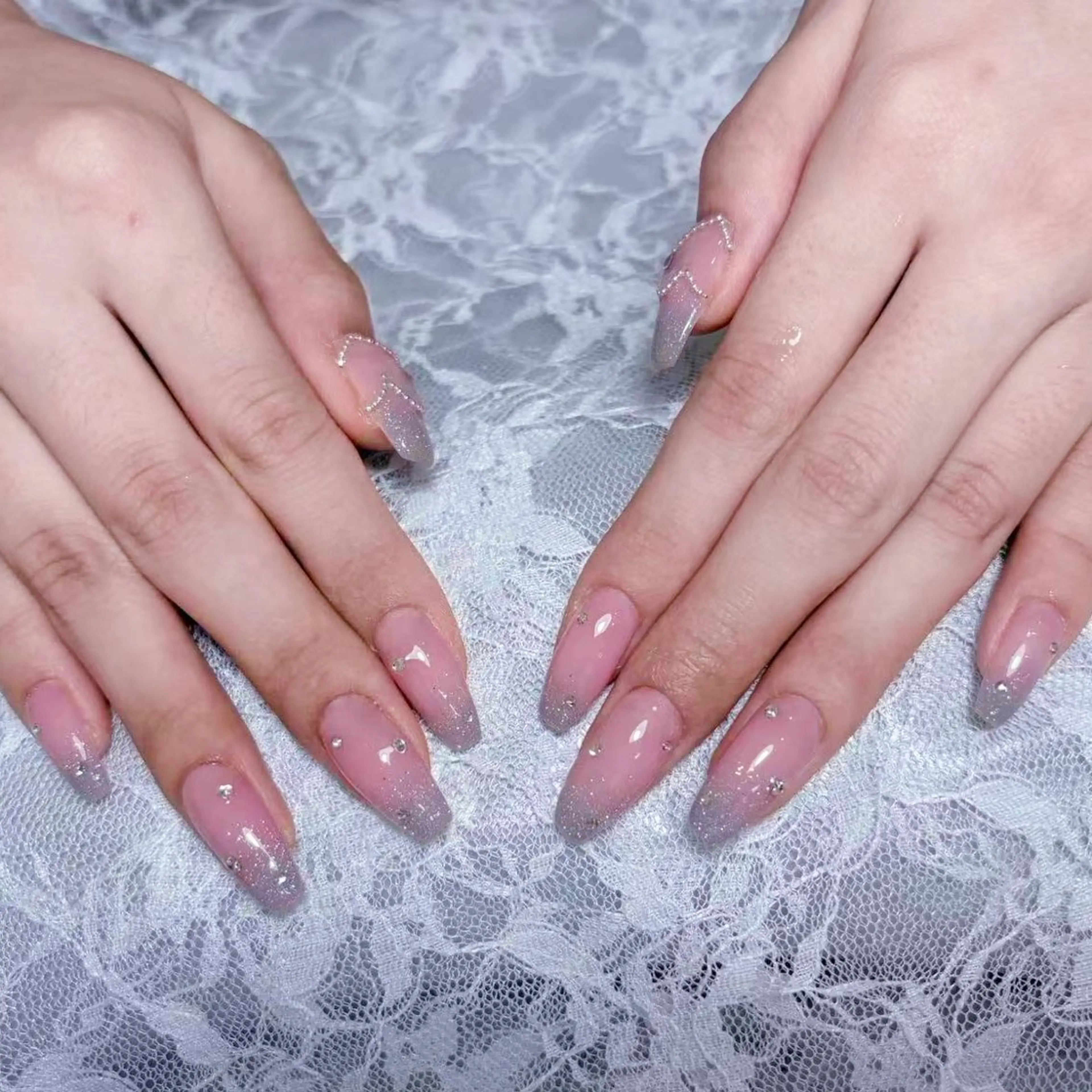 ネイル アートネイル オーロラネイル キラキラネイル 韓国ネイル マグネットネイル ハンドネイル ハンドケア Plenty 💞のネイルデザイン