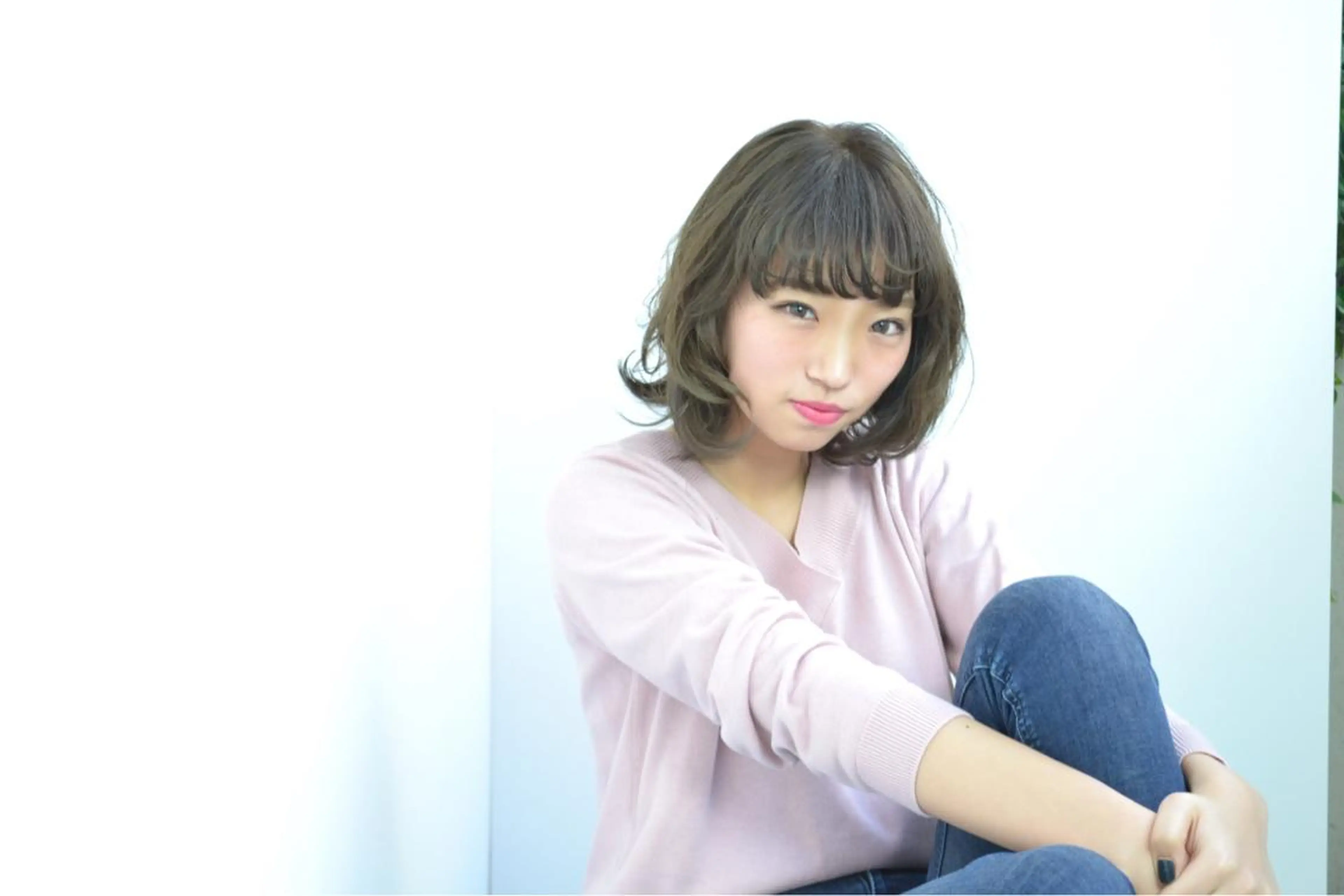 ミディアム カラー パーマ アッシュ ボブ ハイトーン特化🤍 浦住のヘアスタイル